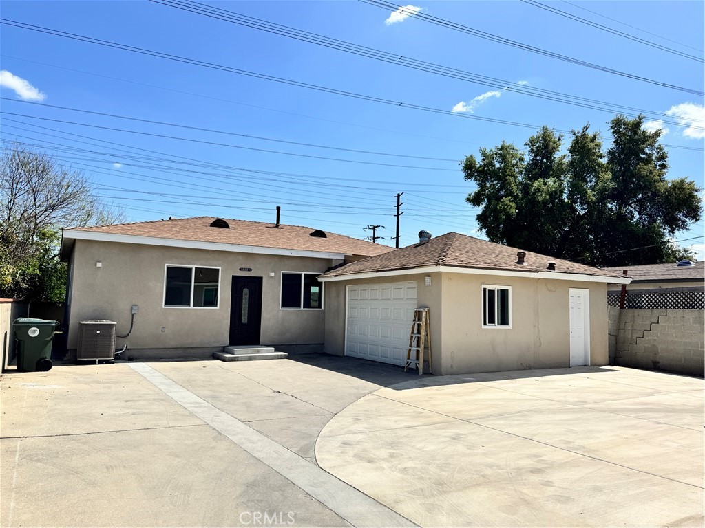 5830 1/2 N Vista Street