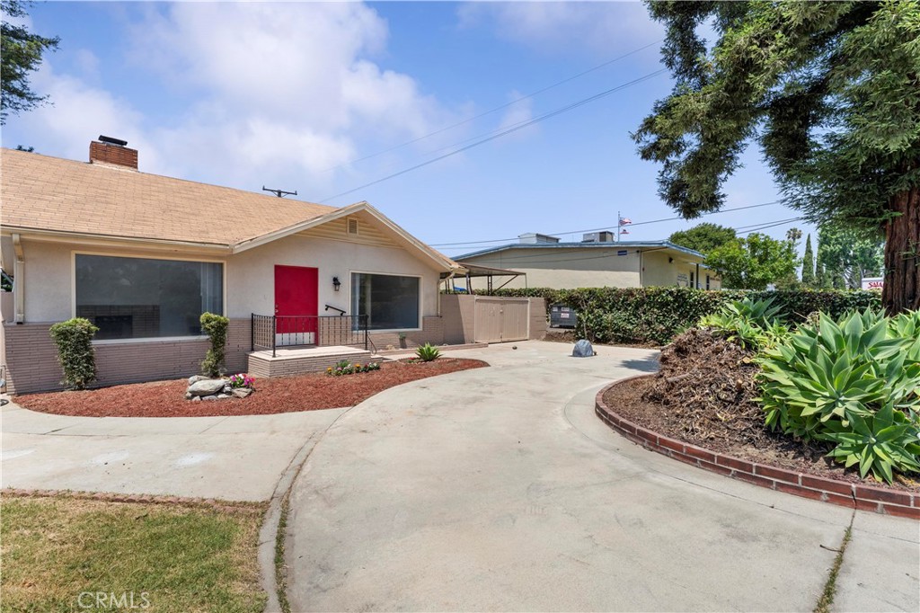 6379 N Muscatel Avenue