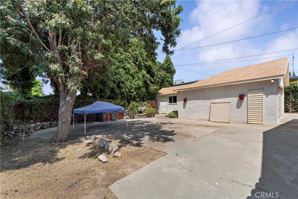 6379 N Muscatel Avenue