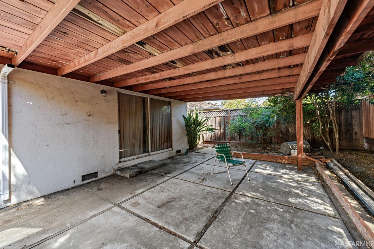 960 Heatherstone Avenue