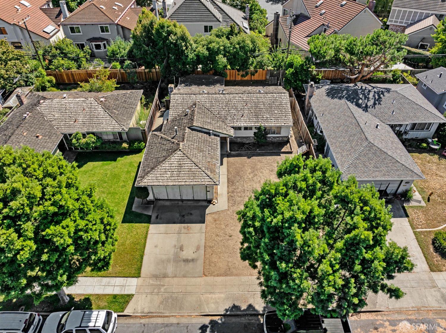 960 Heatherstone Avenue