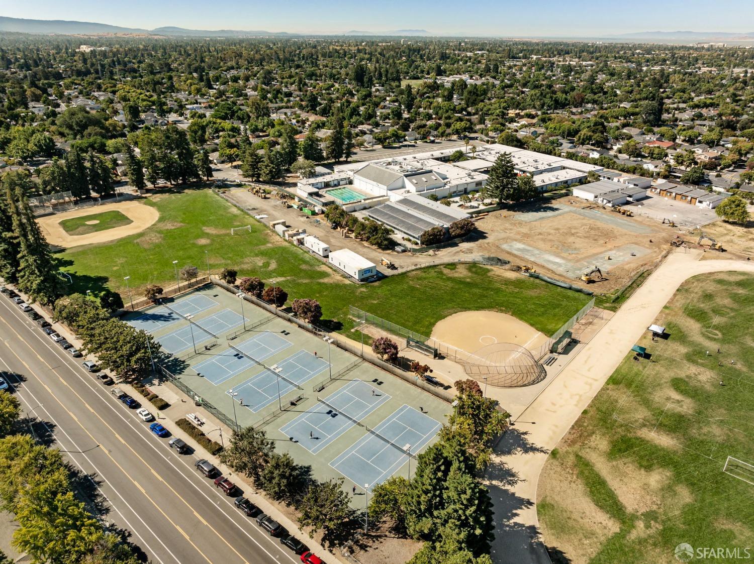 960 Heatherstone Avenue