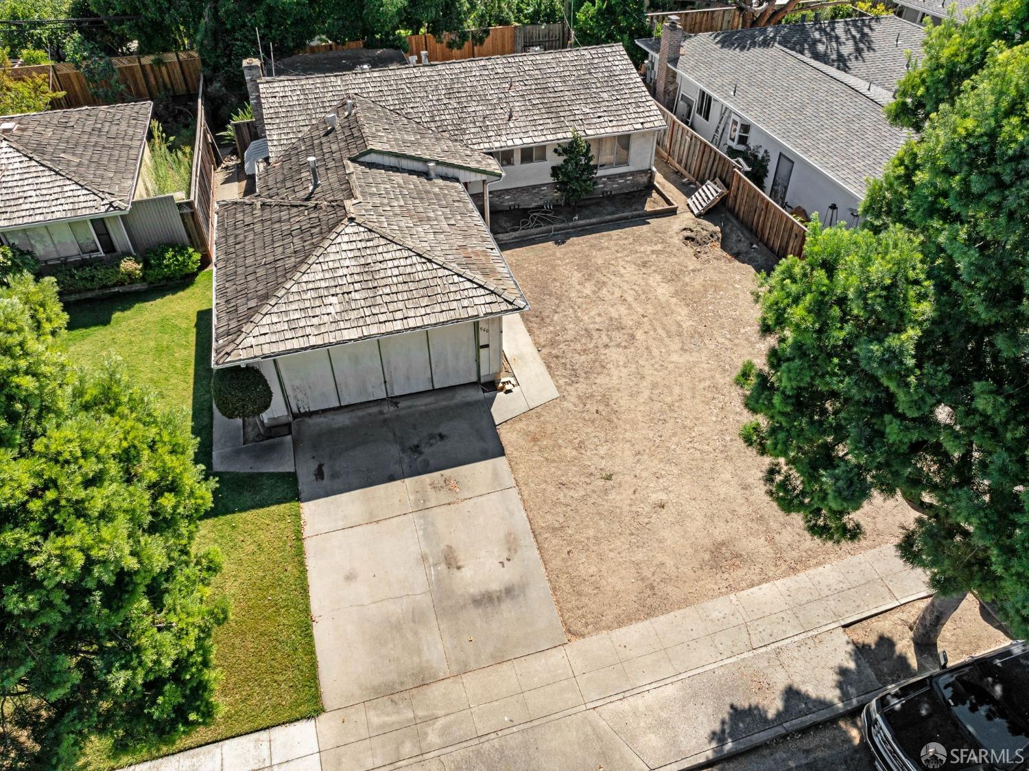 960 Heatherstone Avenue