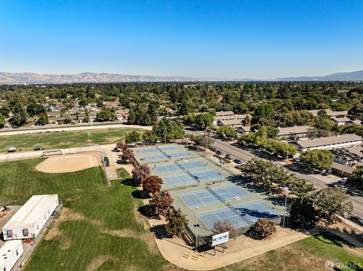 960 Heatherstone Avenue