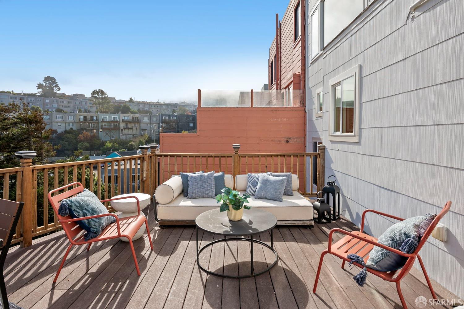 11 Encline Court