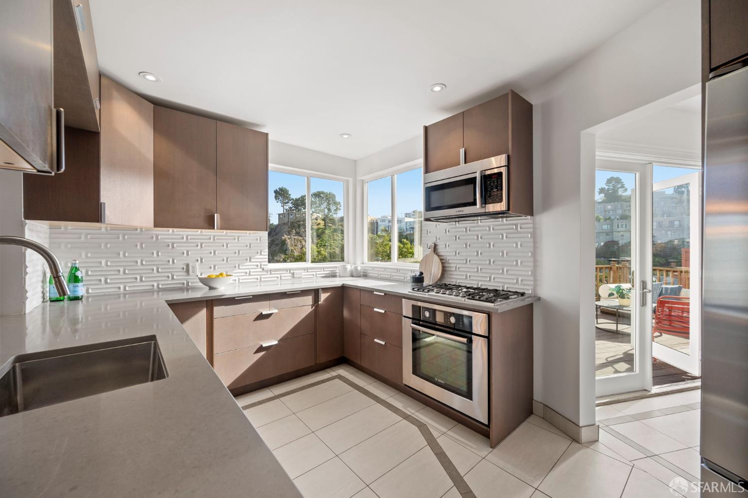 11 Encline Court