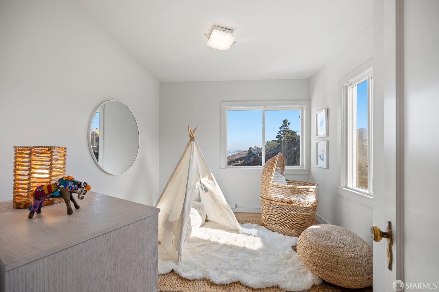 11 Encline Court