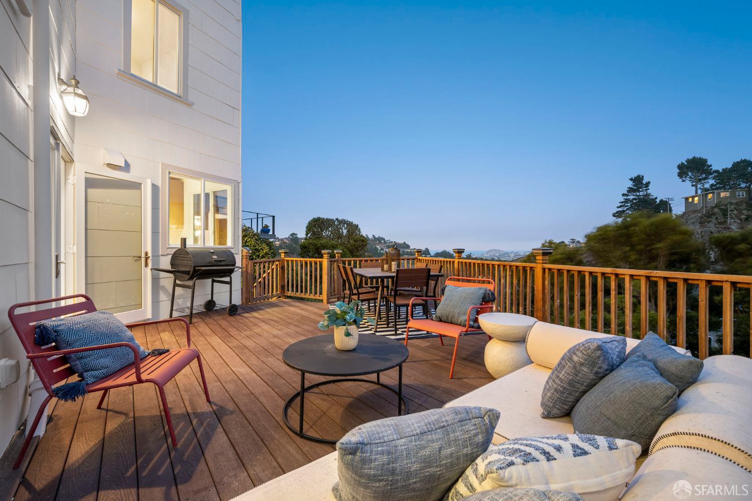 11 Encline Court