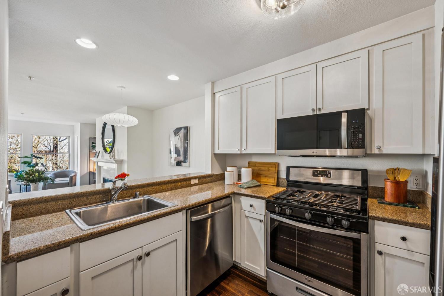 1880 Steiner Street # 310