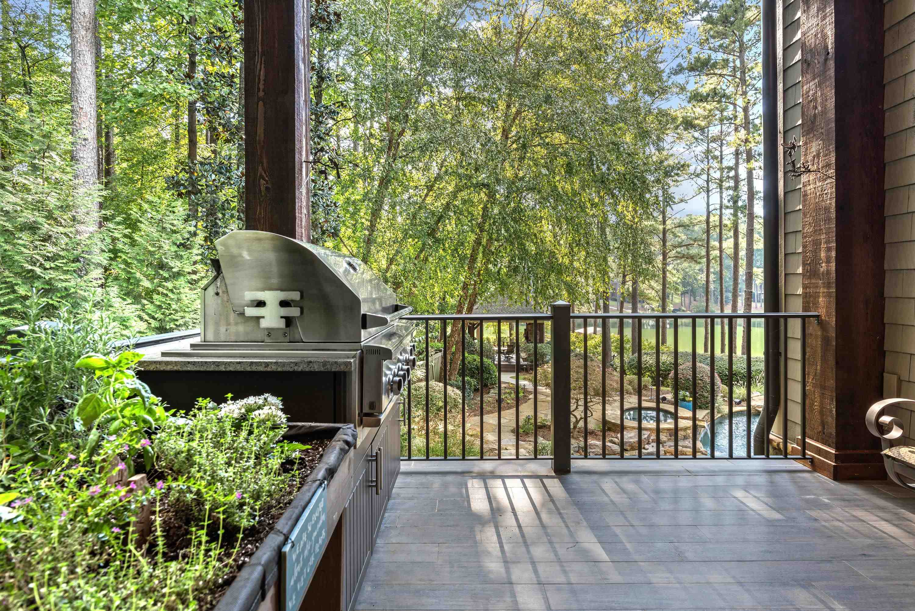 1831 PARROTTS POINTE ROAD