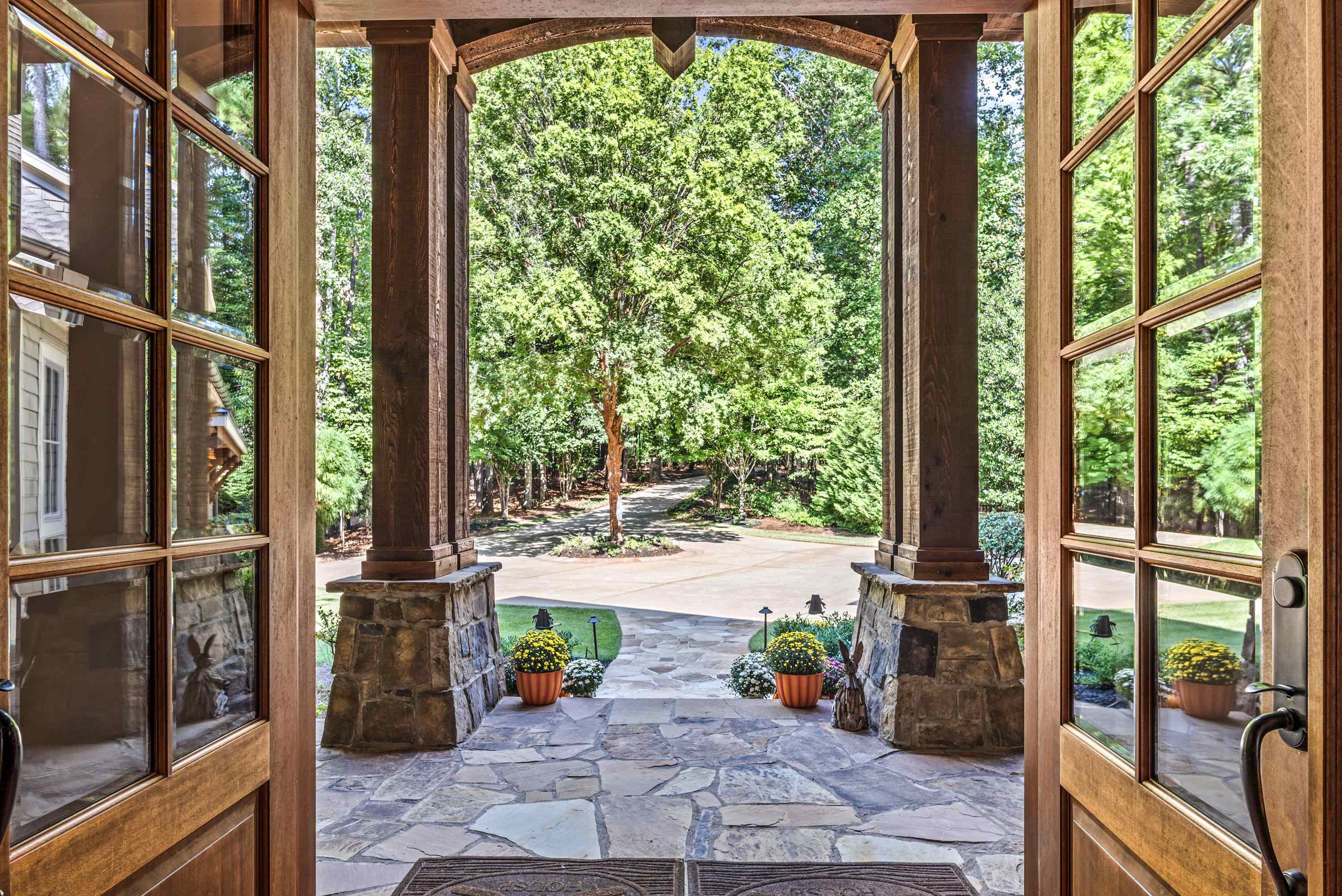 1831 PARROTTS POINTE ROAD