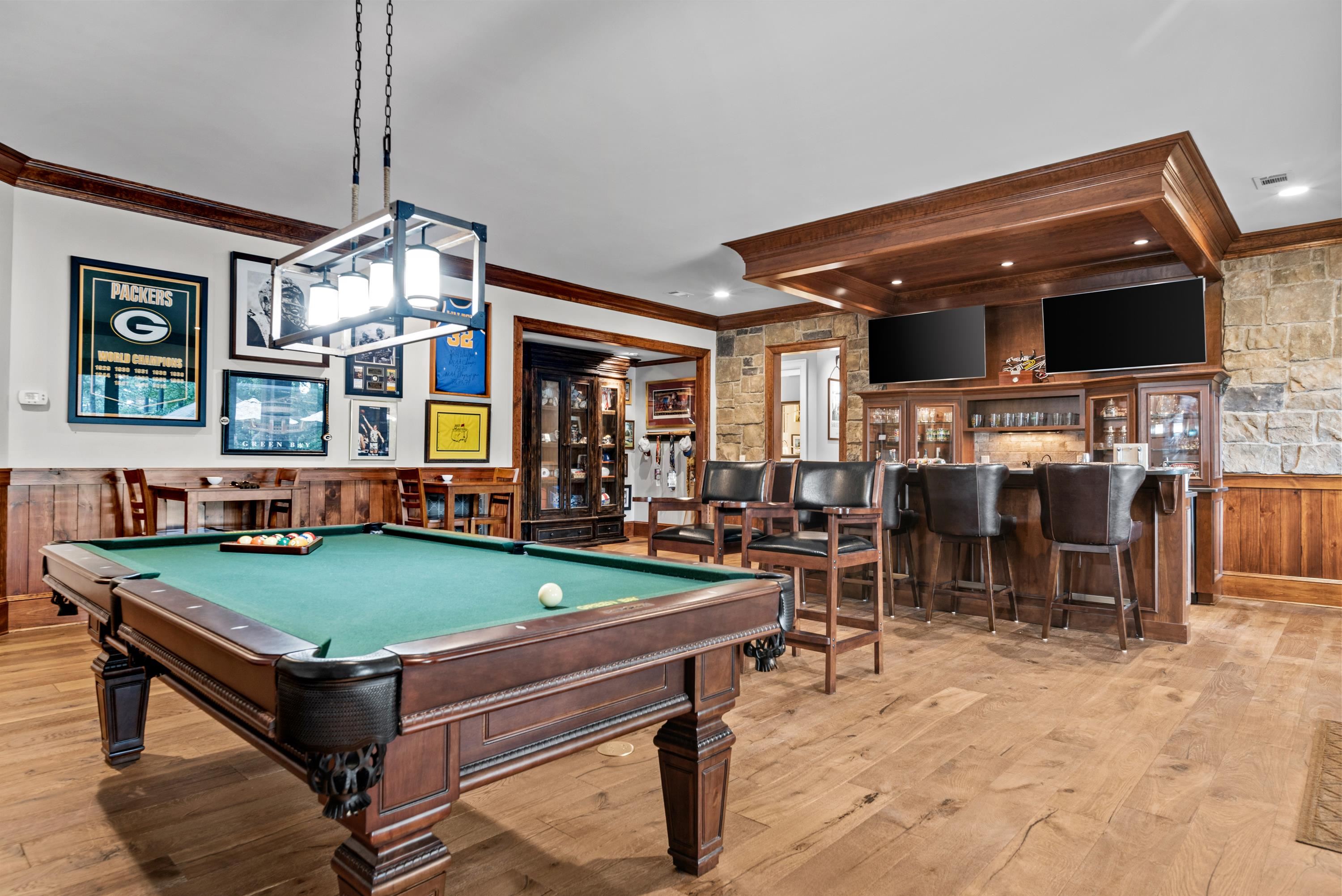 1831 PARROTTS POINTE ROAD