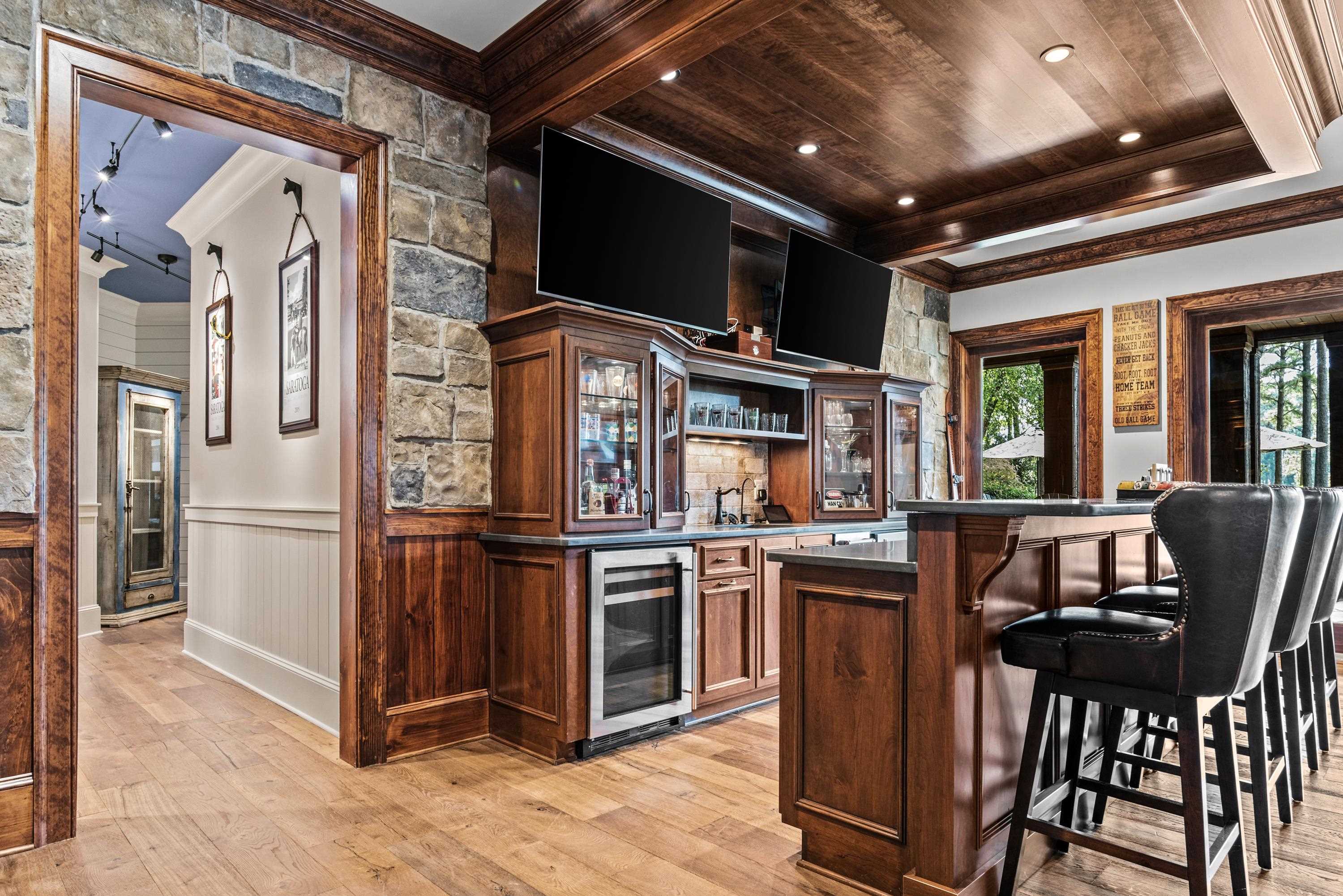 1831 PARROTTS POINTE ROAD