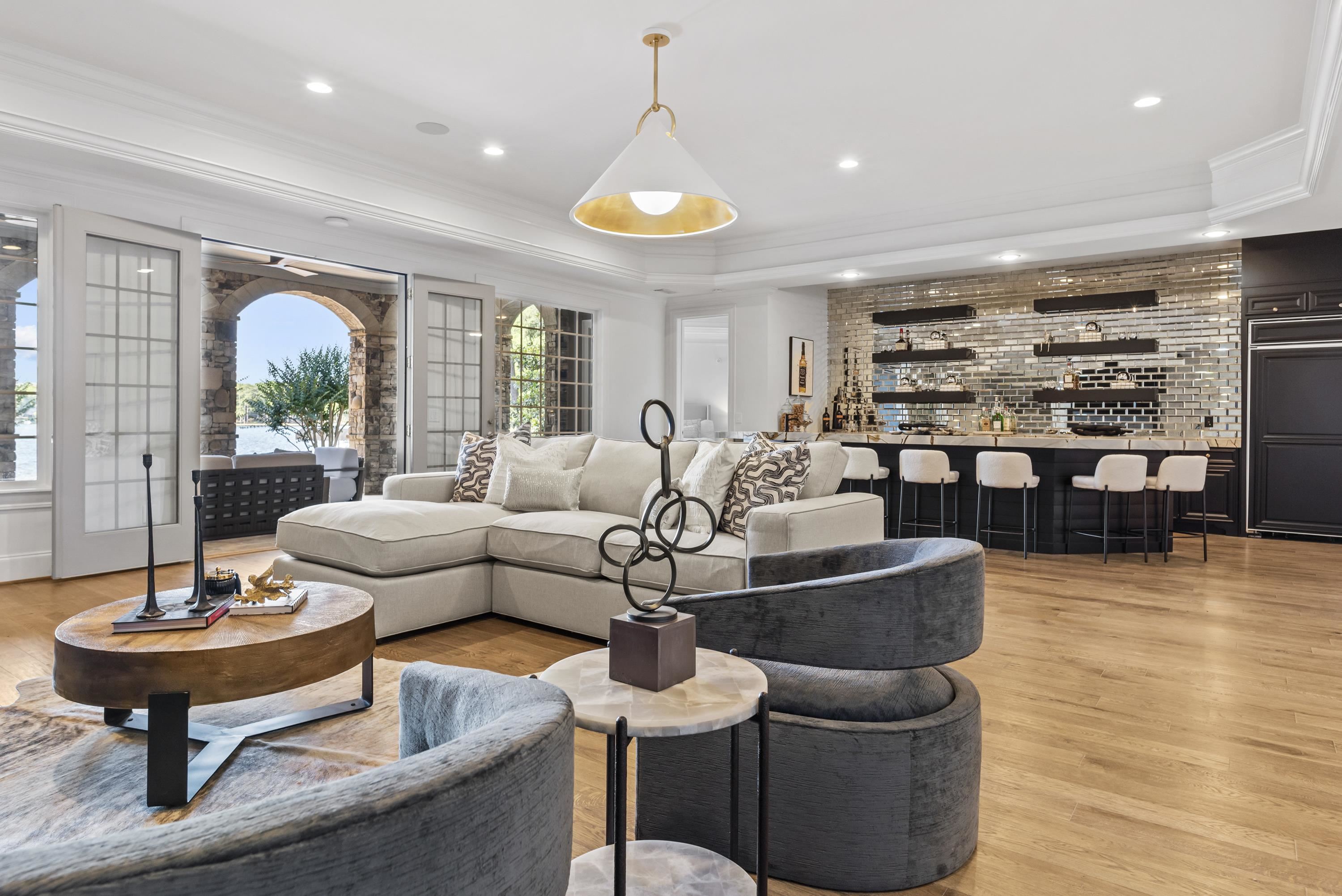 1230 LAKE CLUB DRIVE