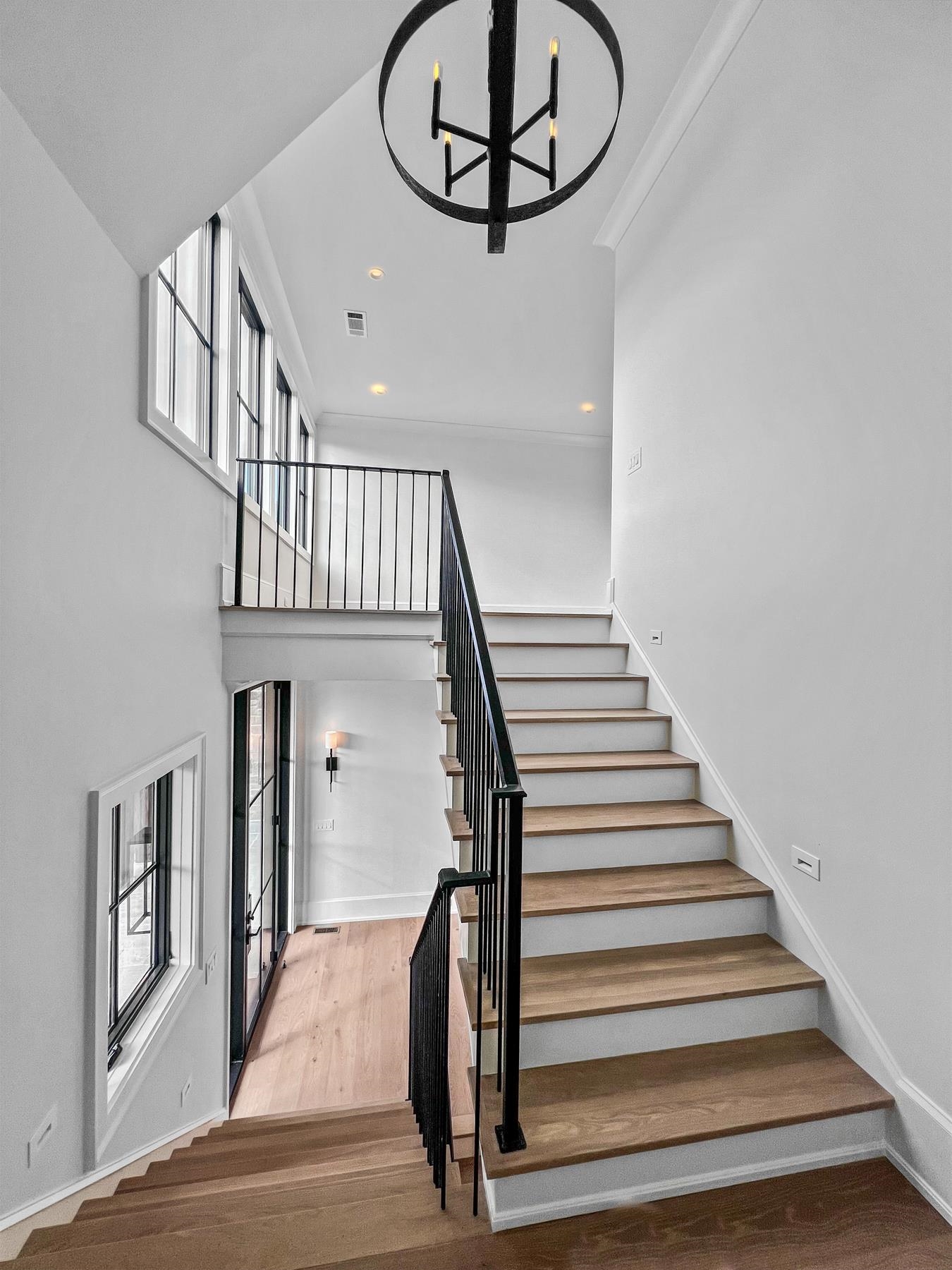 1111 LONGVIEW COMMONS