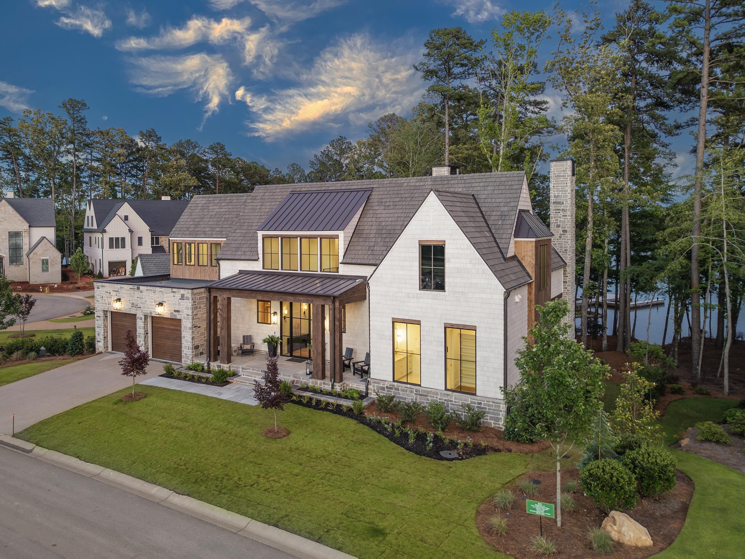 1111 LONGVIEW COMMONS