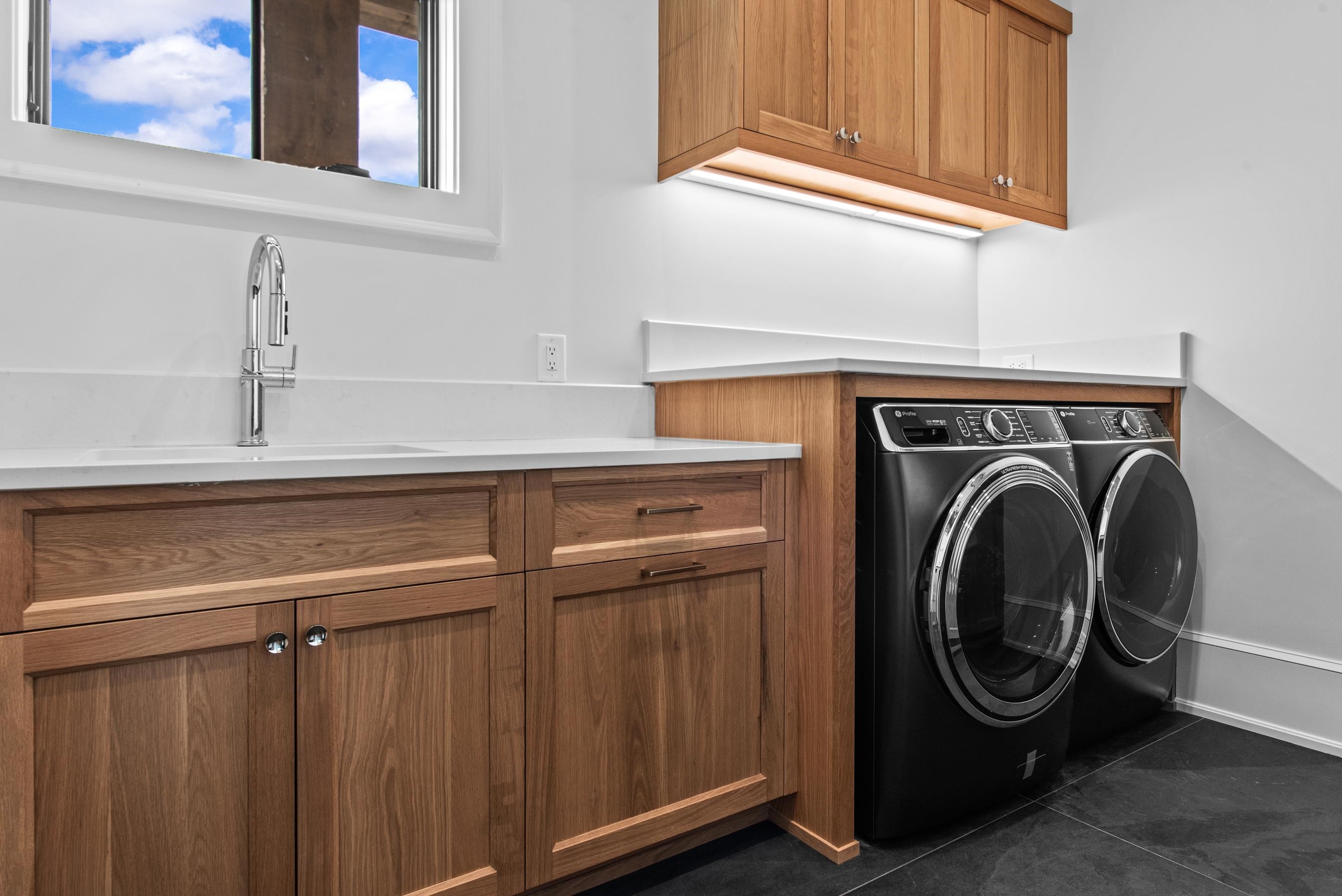 1111 LONGVIEW COMMONS