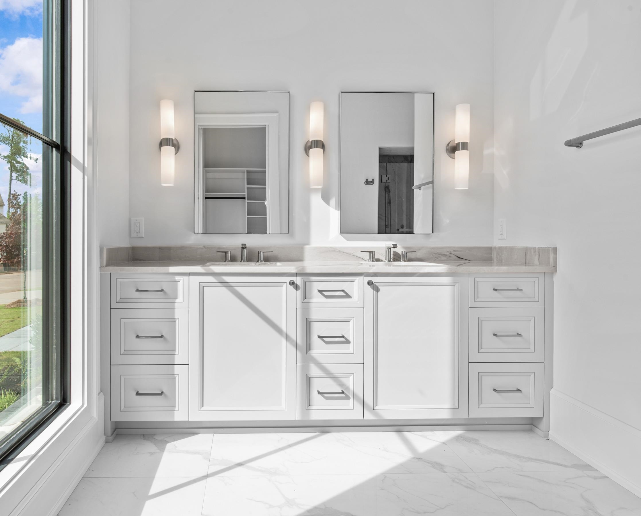 1111 LONGVIEW COMMONS