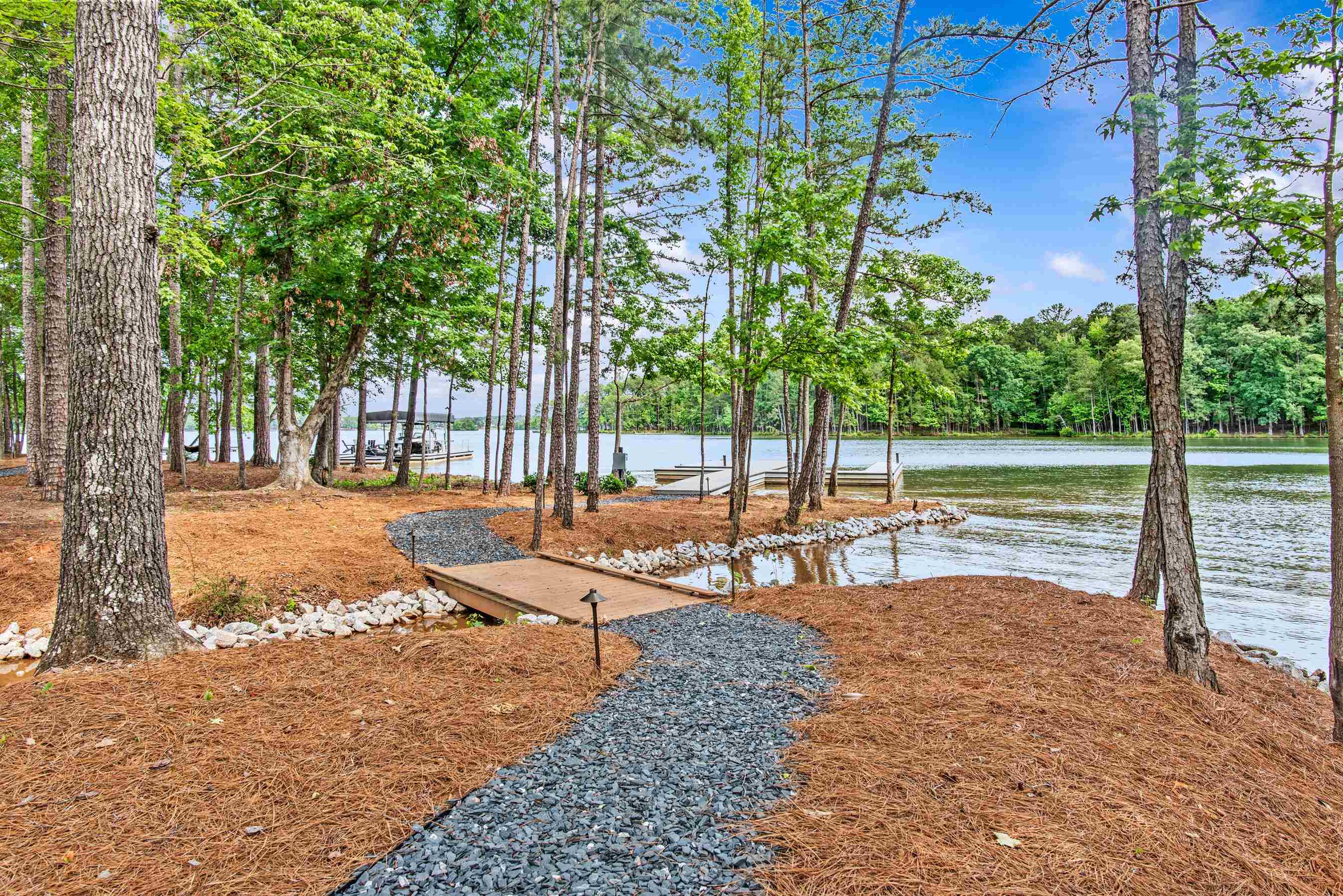 1111 LONGVIEW COMMONS