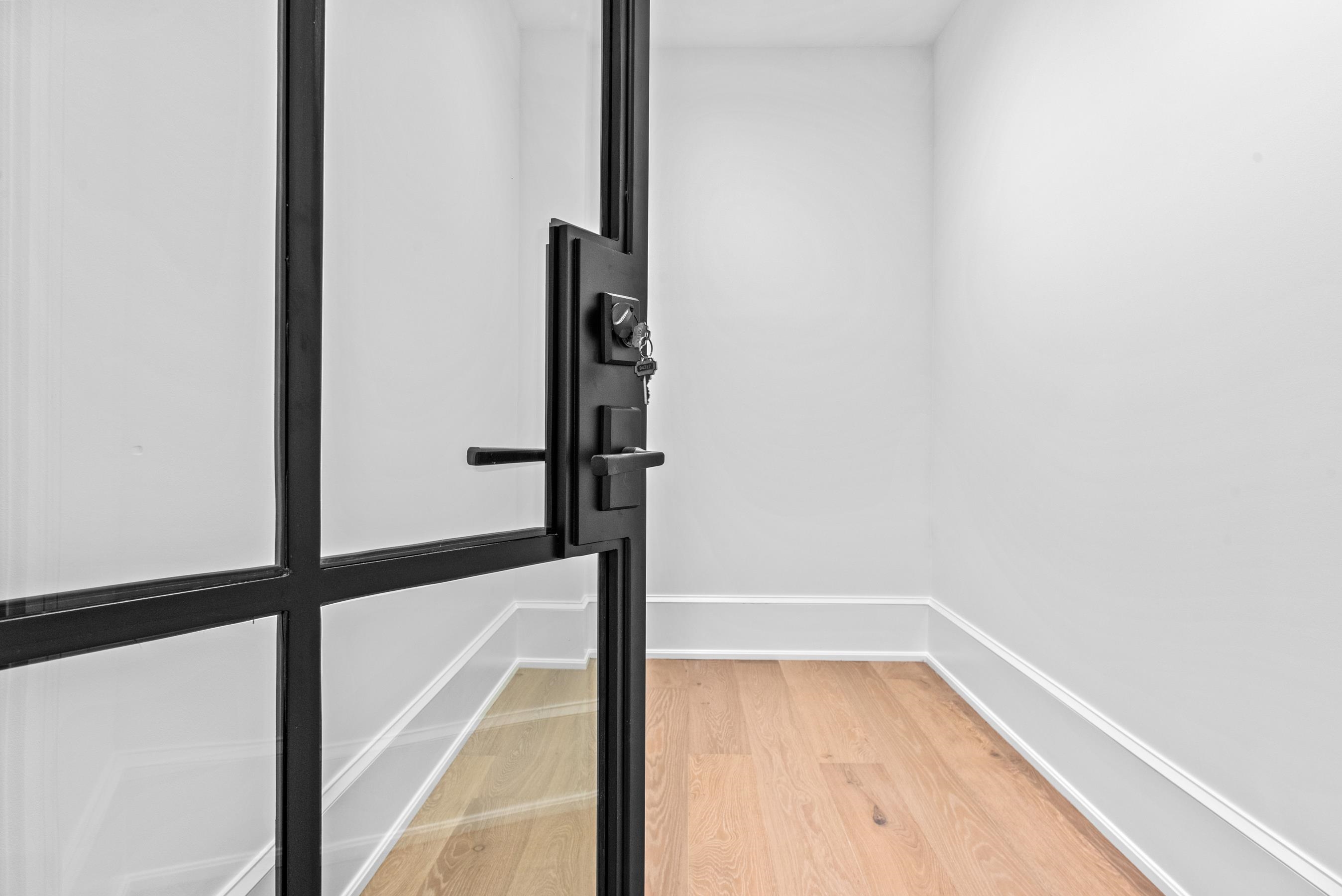 1111 LONGVIEW COMMONS