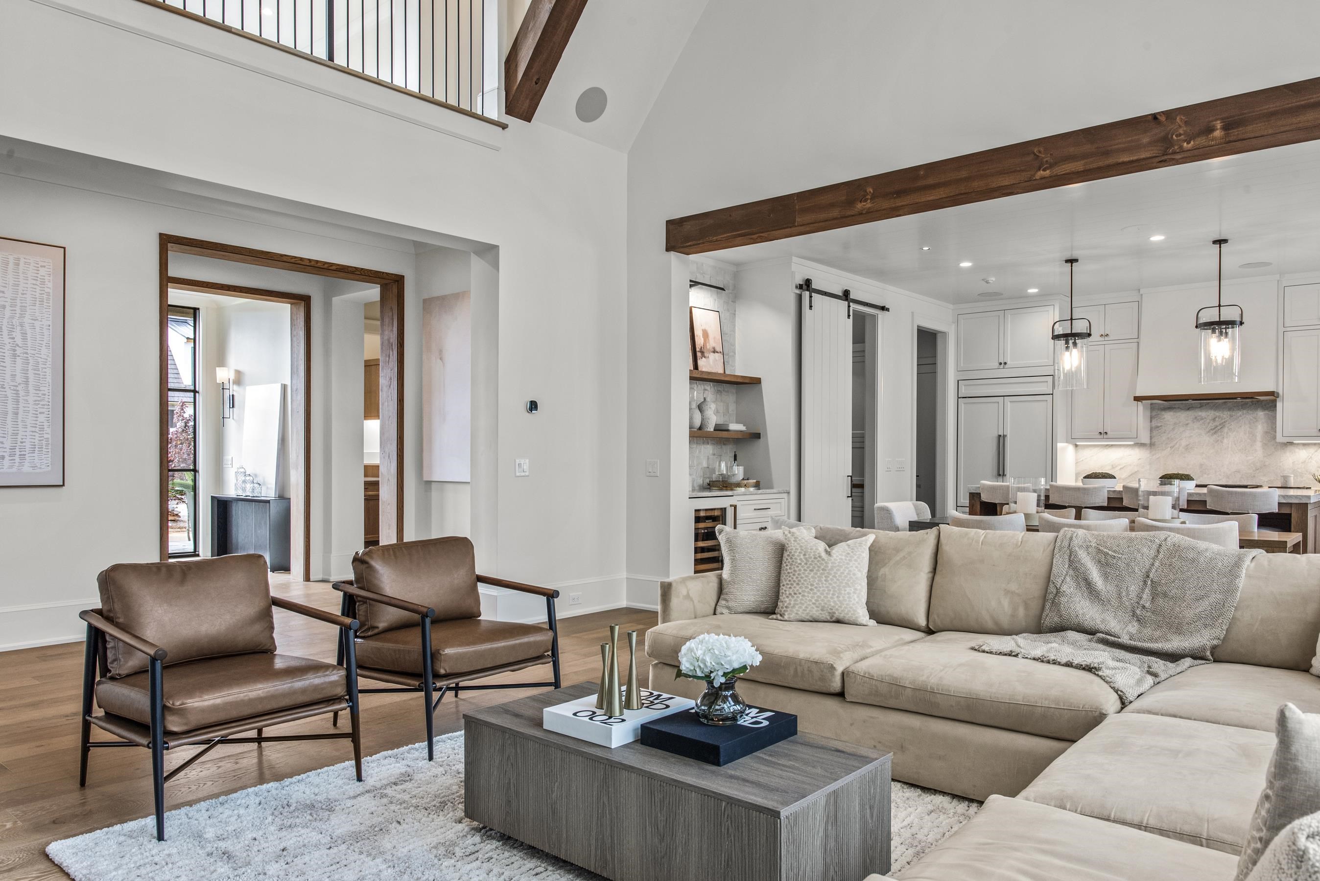 1111 LONGVIEW COMMONS