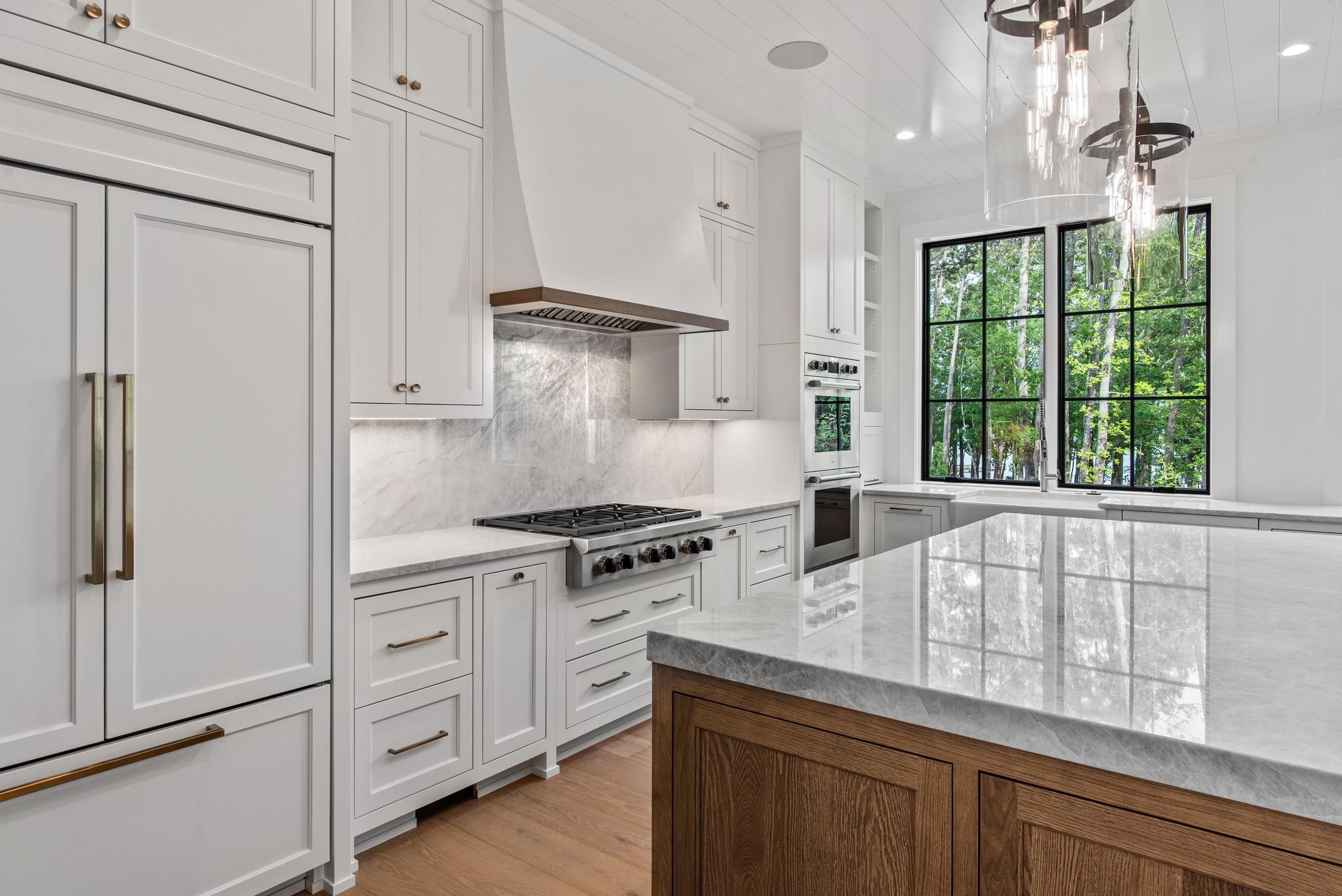 1111 LONGVIEW COMMONS