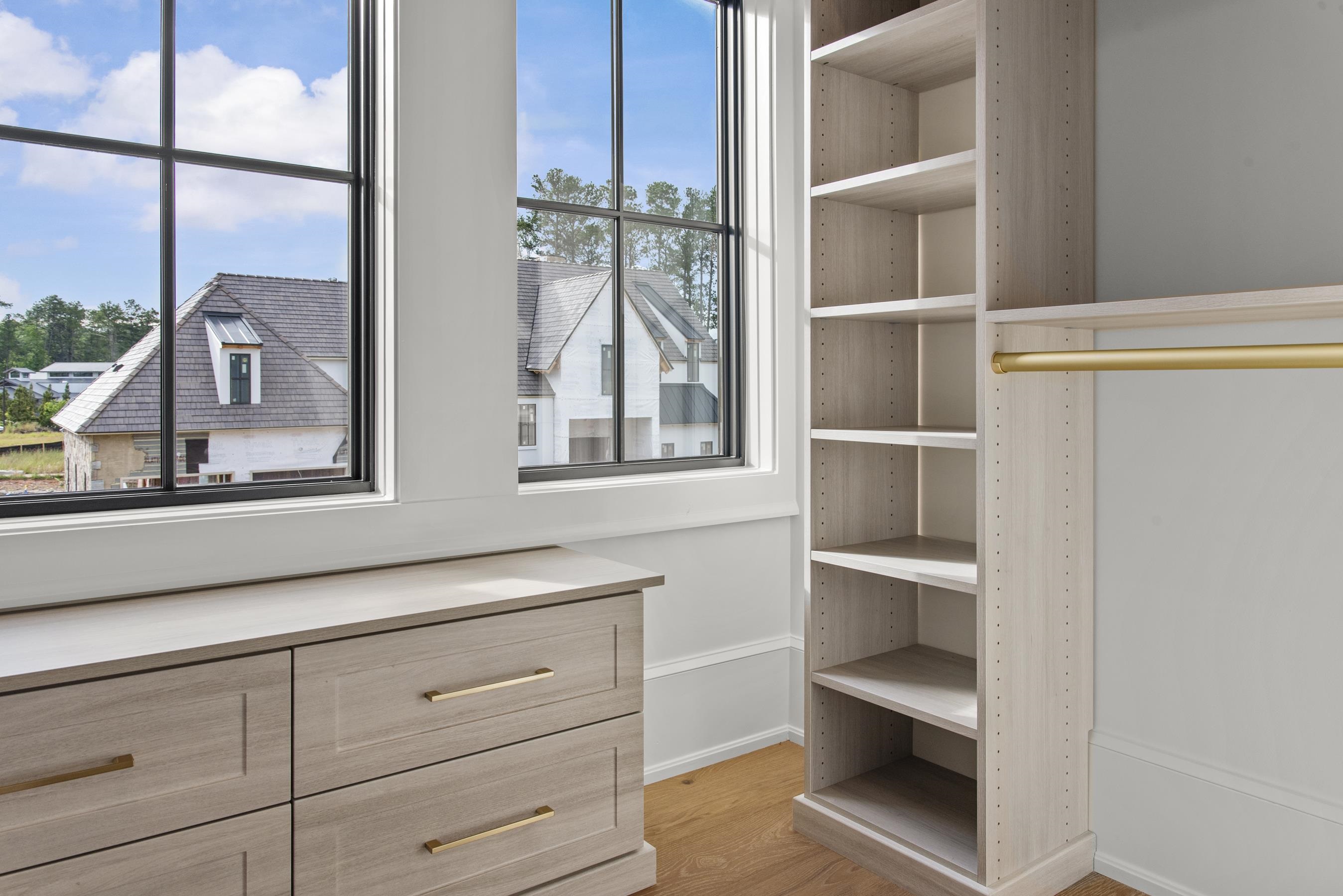 1111 LONGVIEW COMMONS