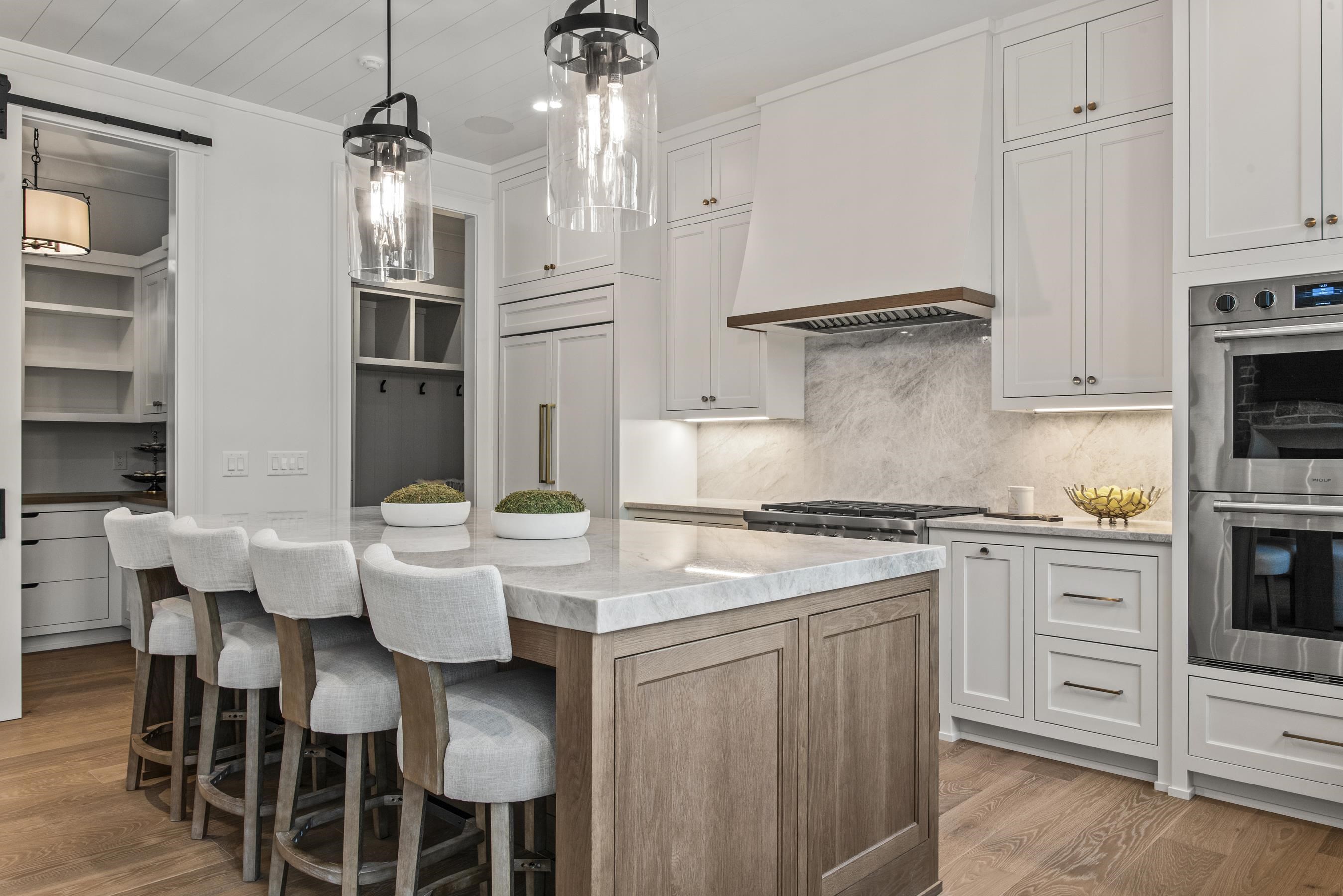 1111 LONGVIEW COMMONS