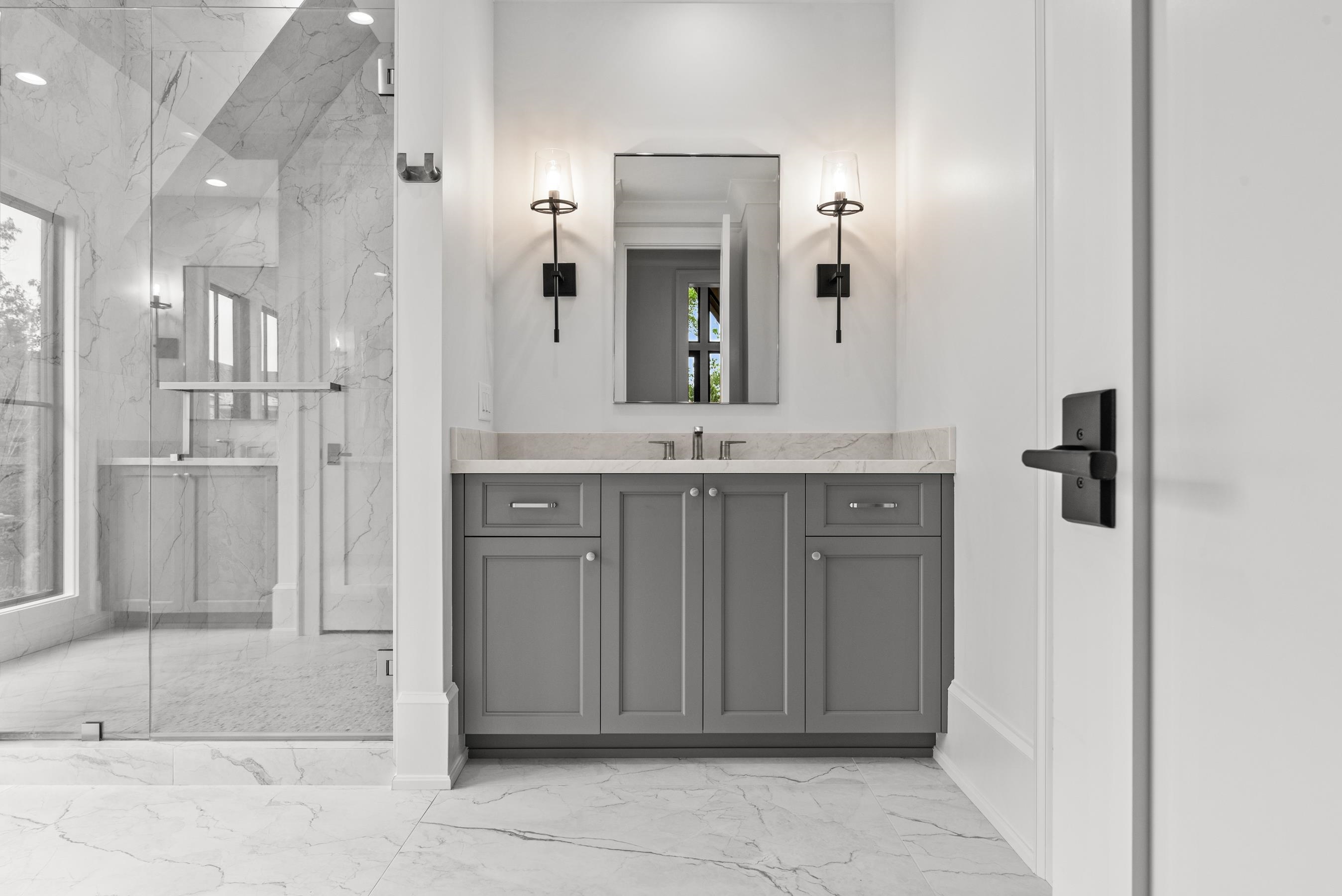 1111 LONGVIEW COMMONS