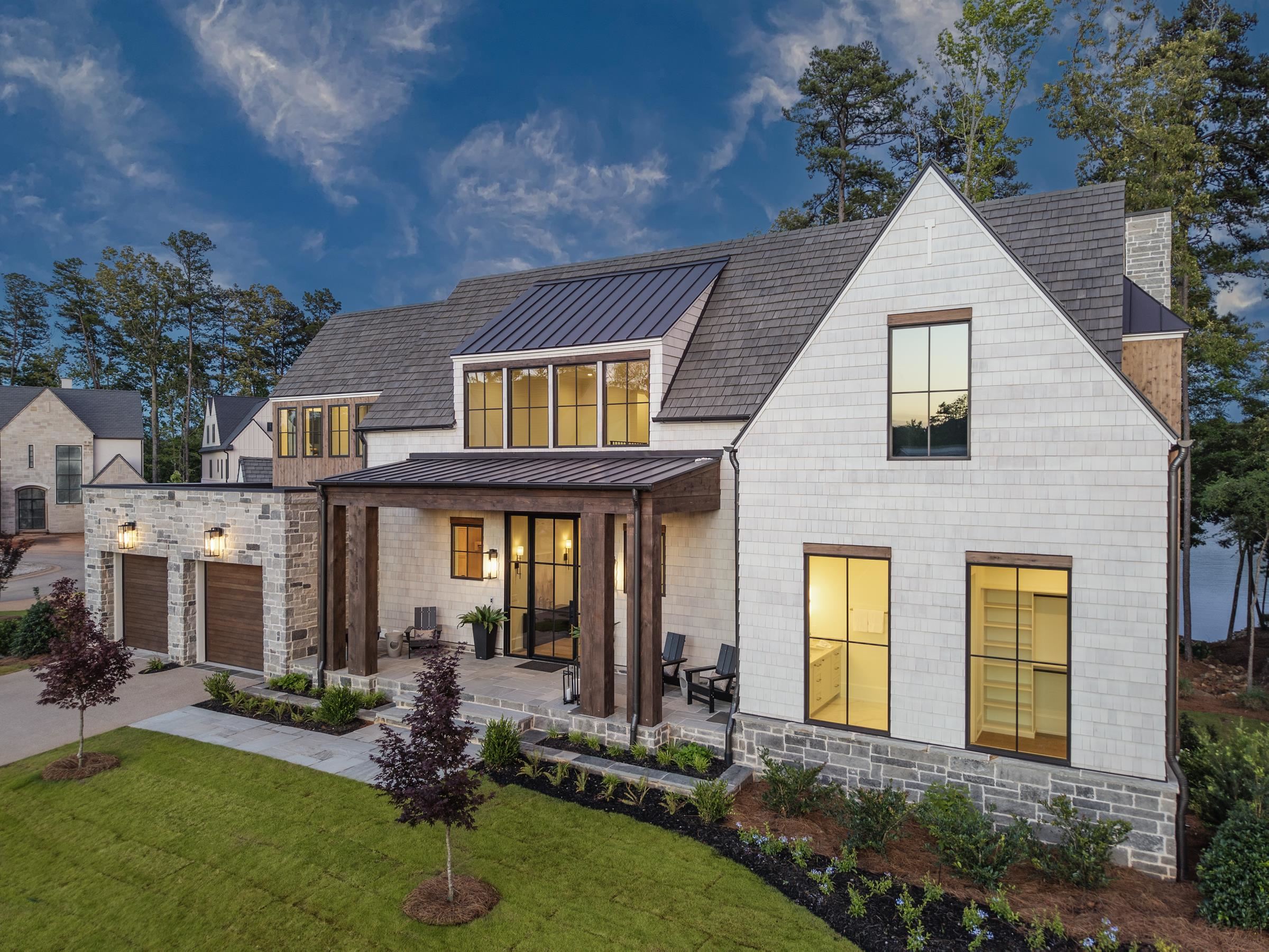 1111 LONGVIEW COMMONS