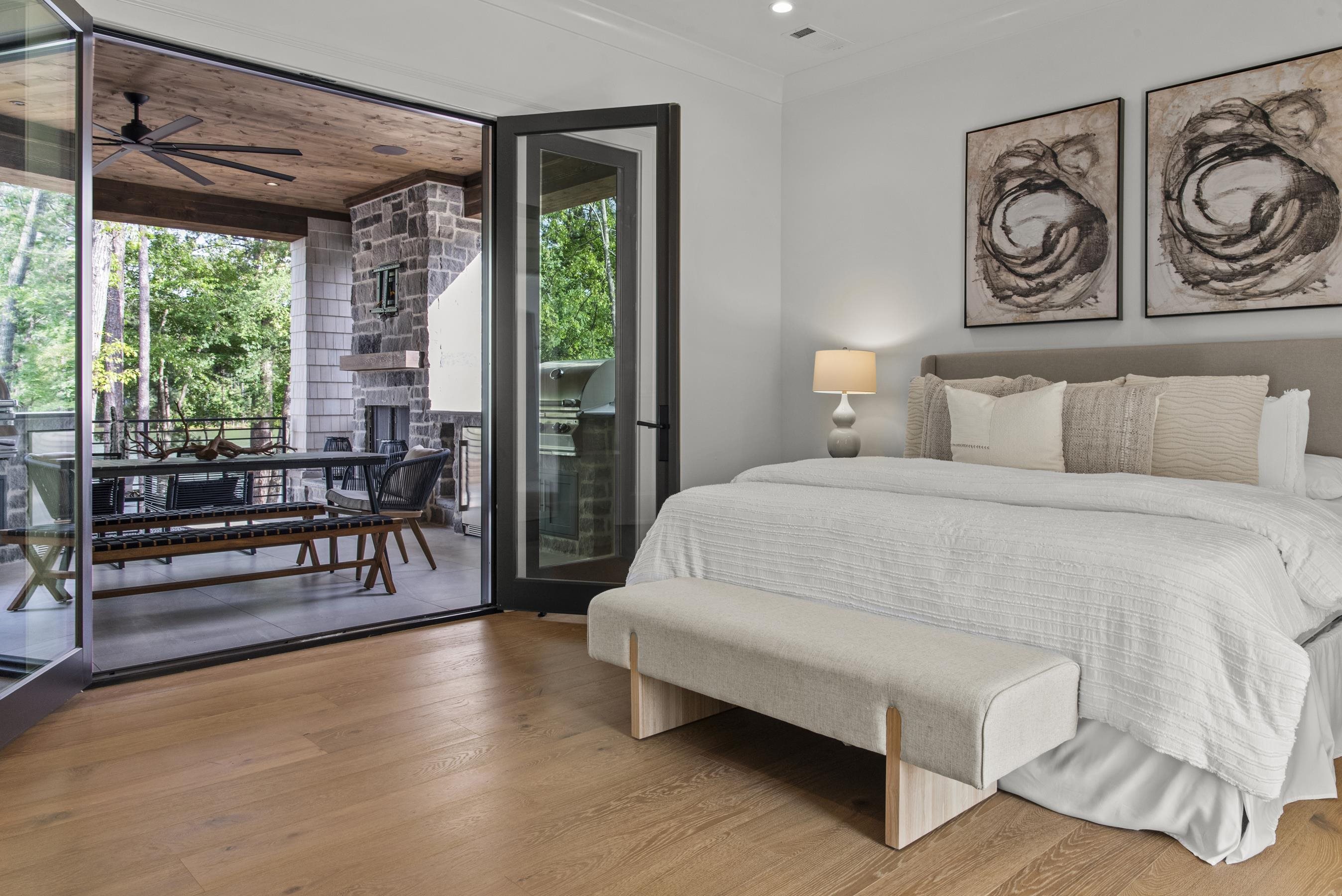 1111 LONGVIEW COMMONS