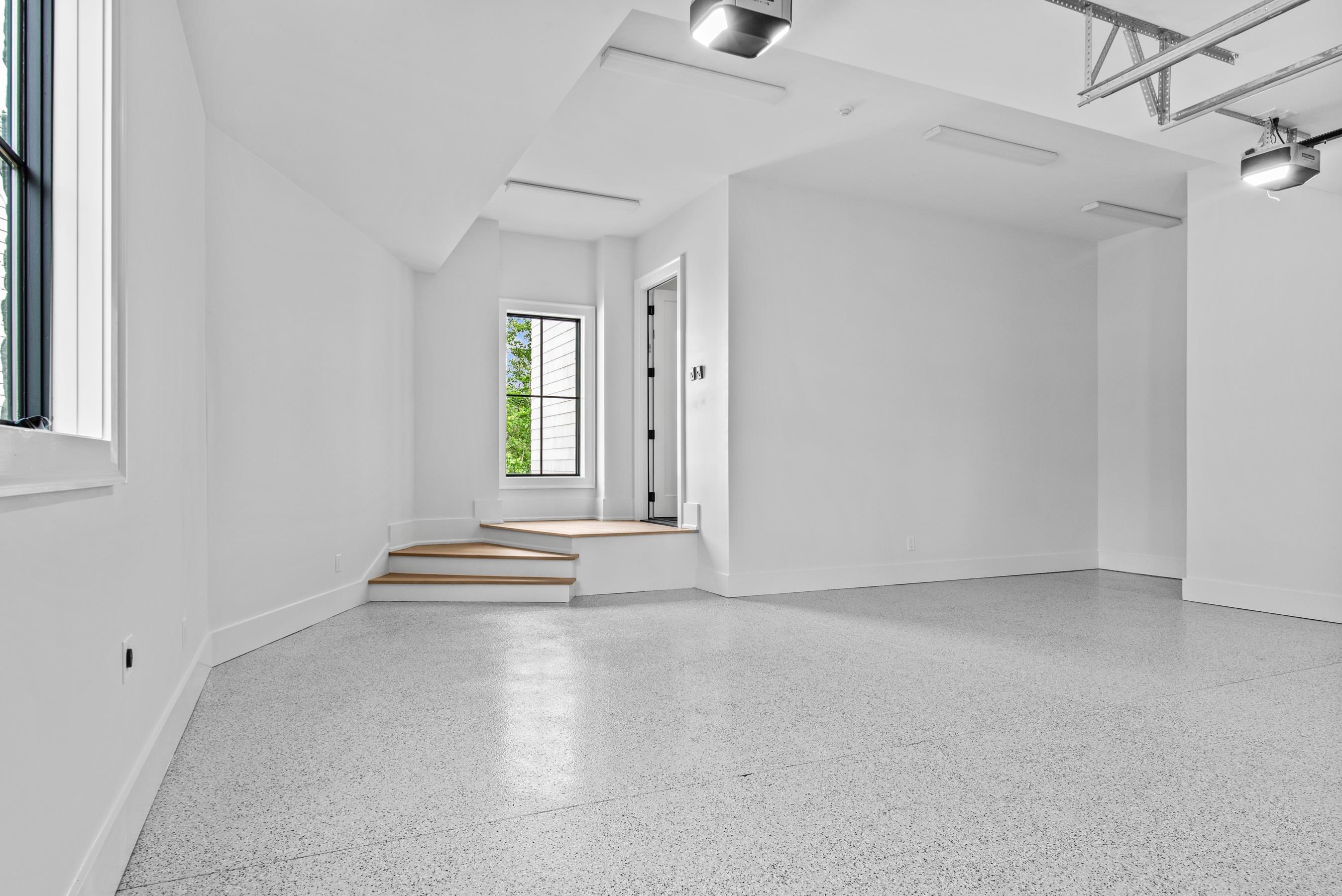 1111 LONGVIEW COMMONS