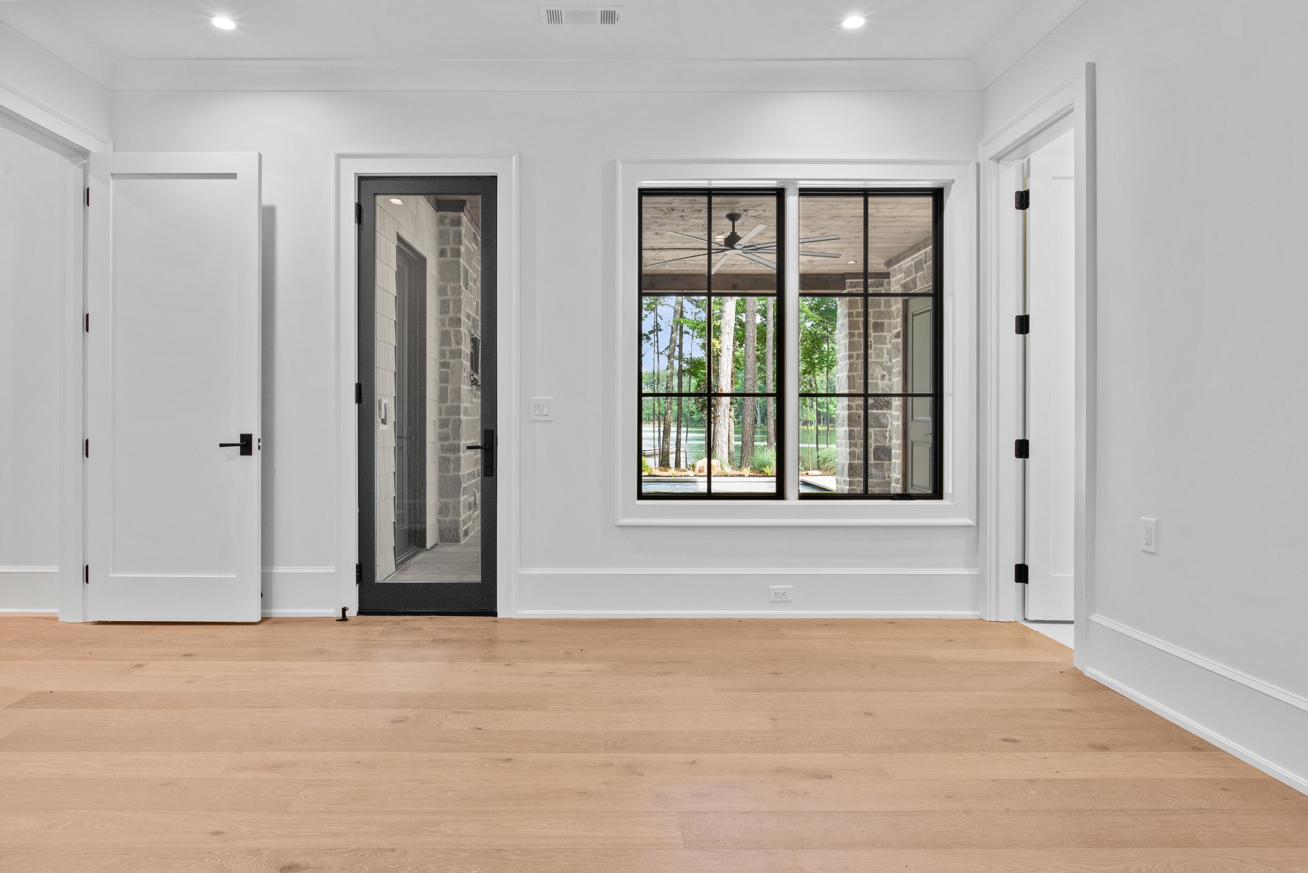 1111 LONGVIEW COMMONS