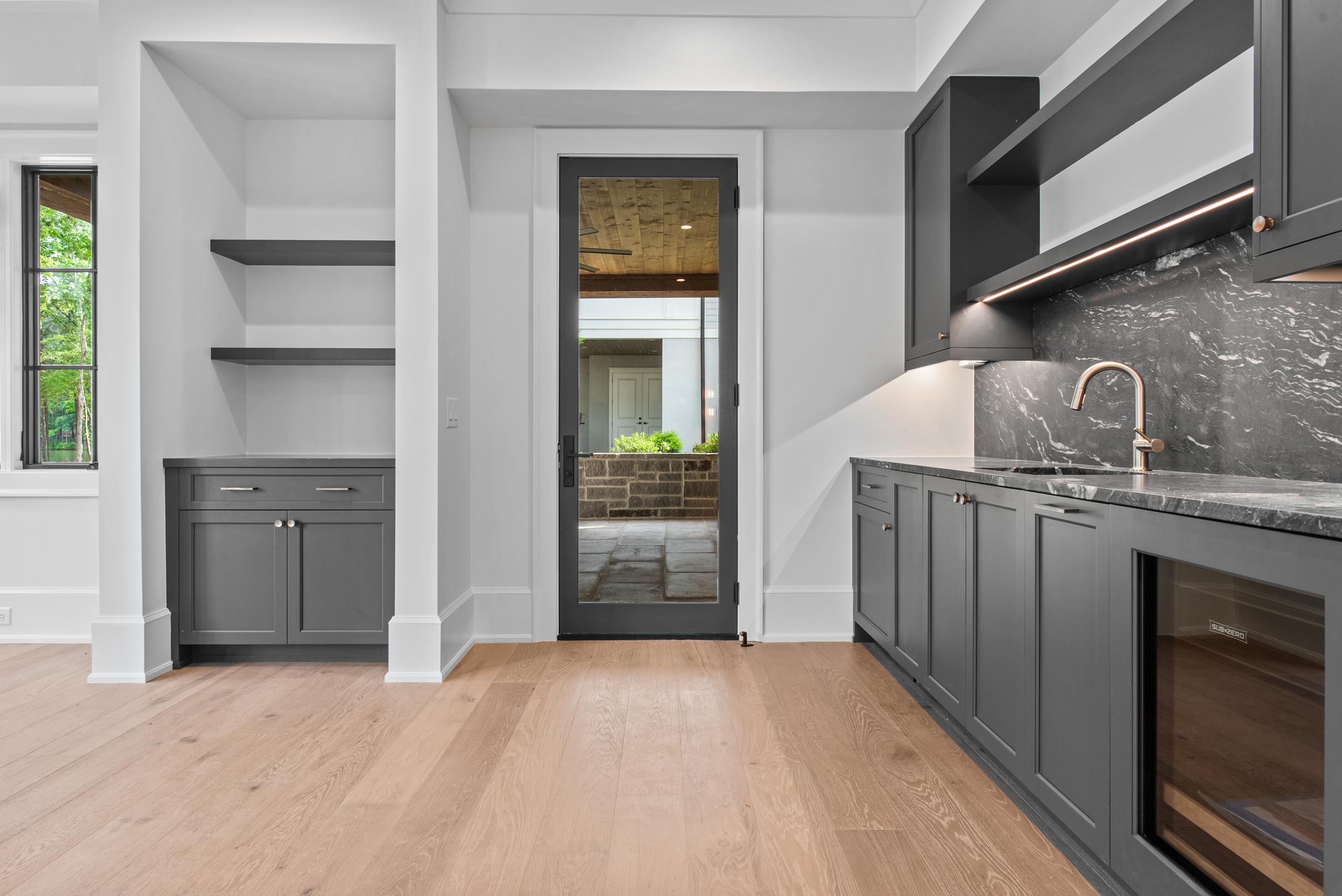 1111 LONGVIEW COMMONS