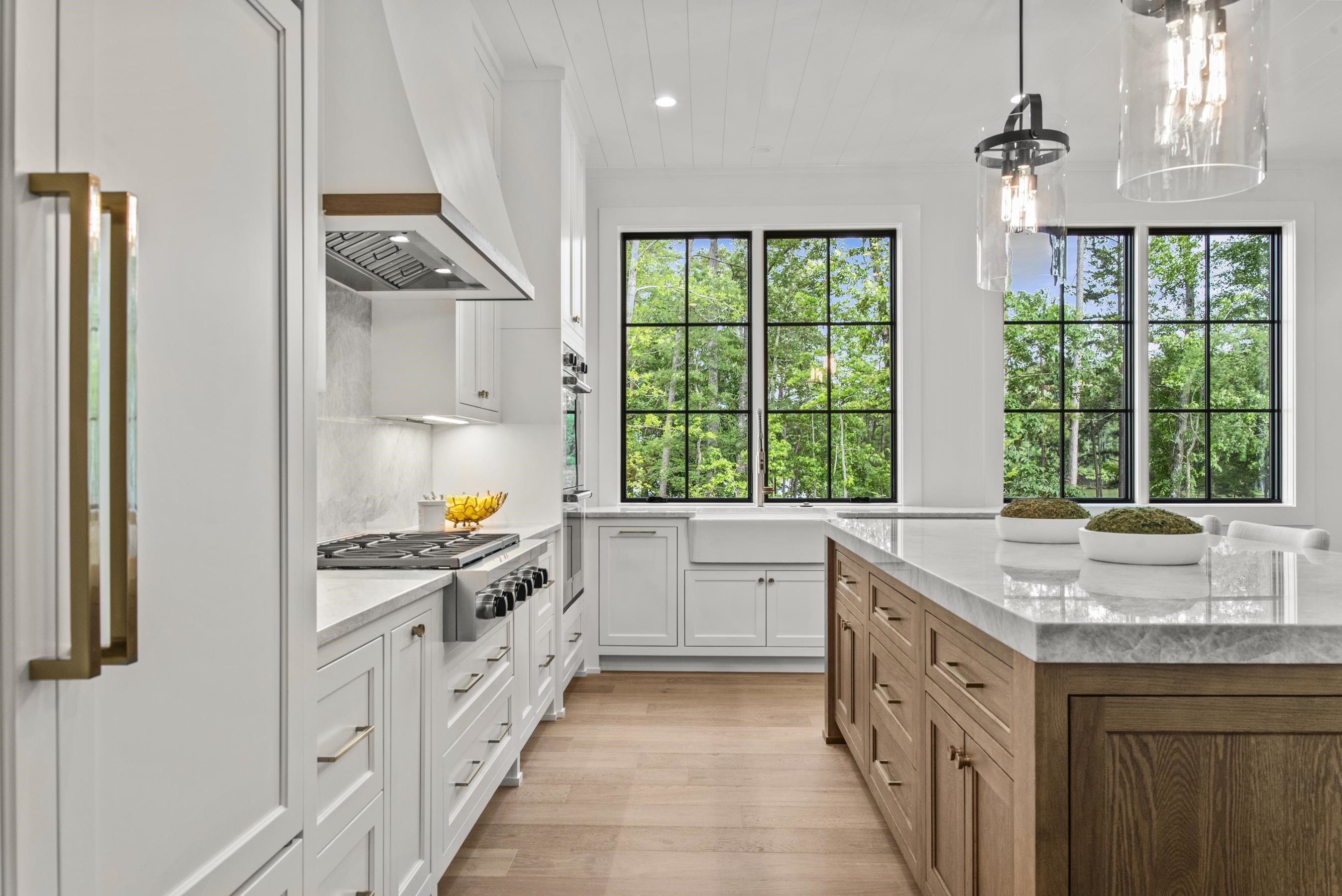 1111 LONGVIEW COMMONS