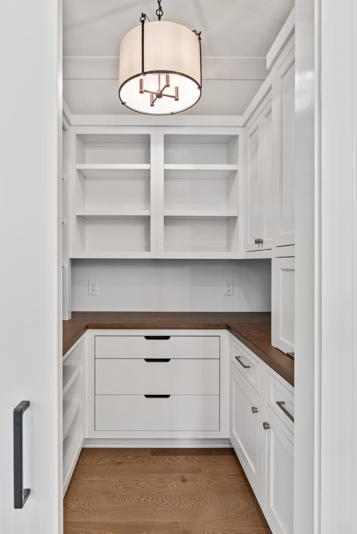 1111 LONGVIEW COMMONS