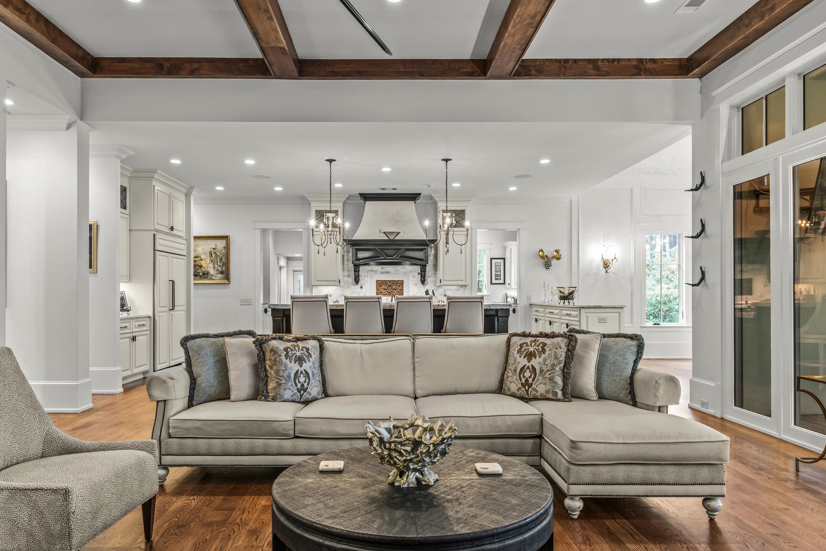 1021 REYNOLDS PARKWAY