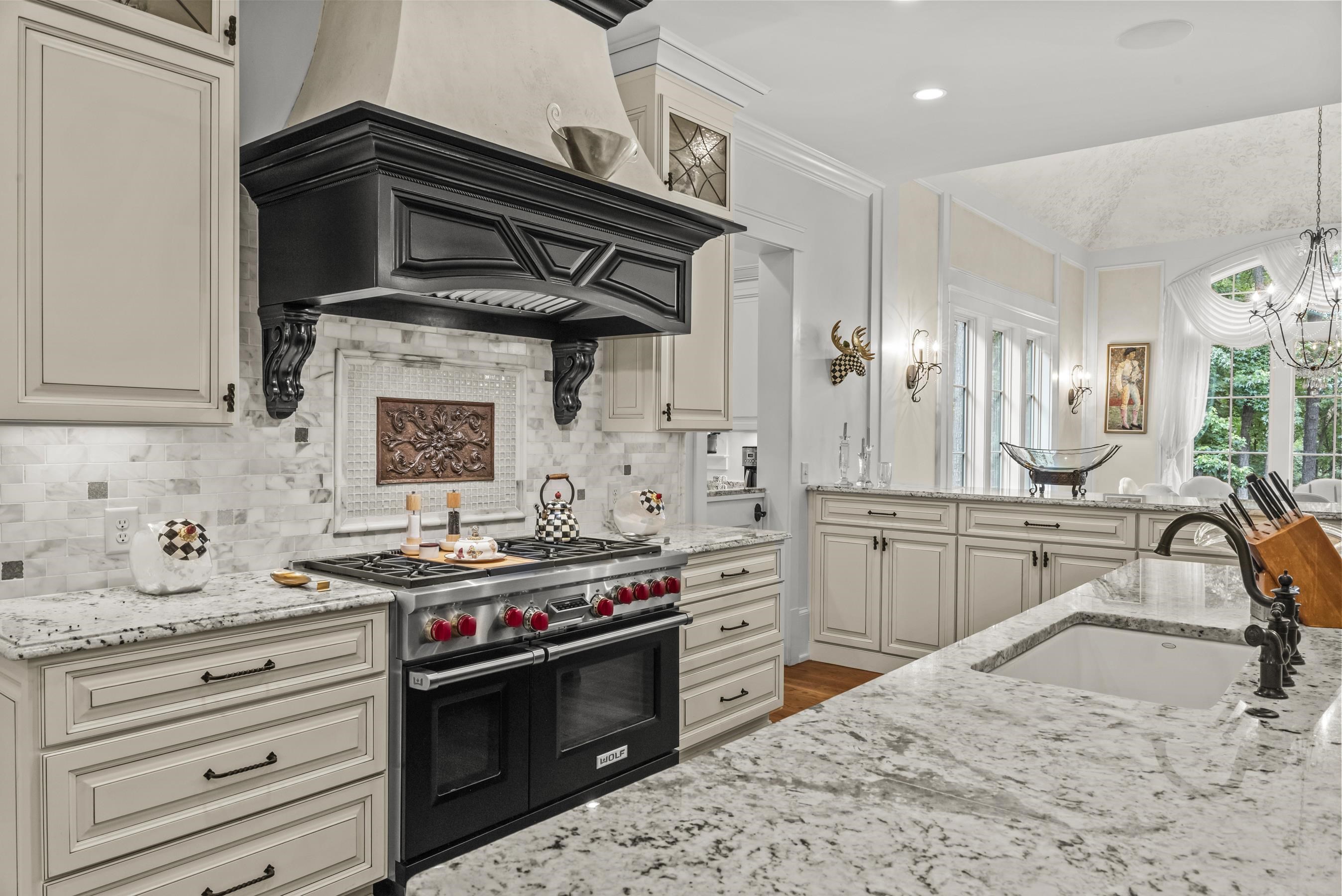 1021 REYNOLDS PARKWAY