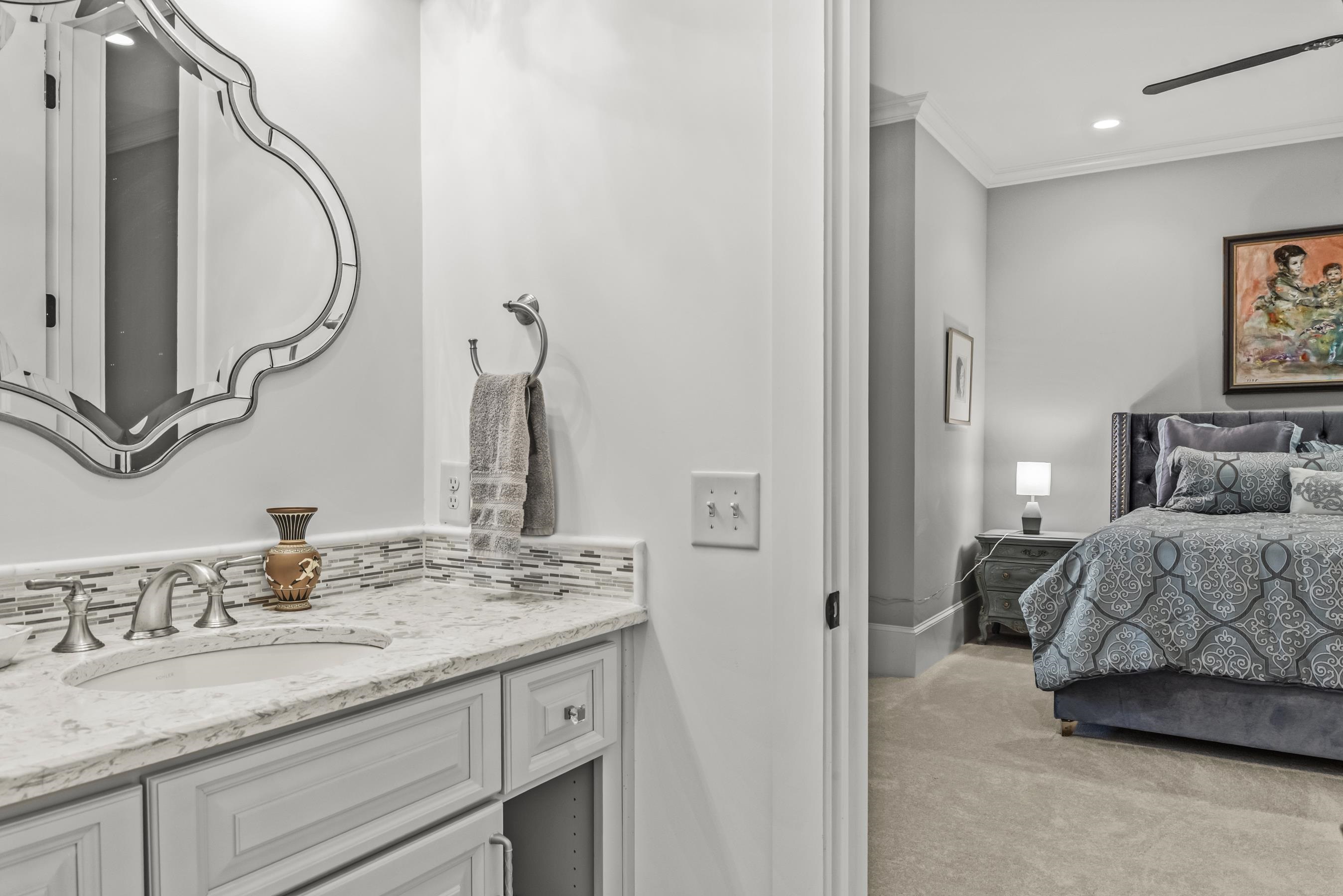 1021 REYNOLDS PARKWAY