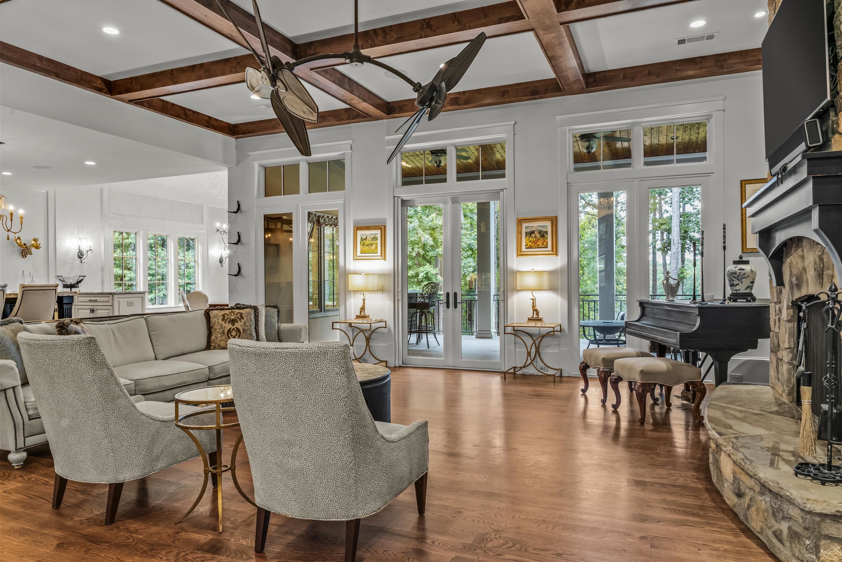 1021 REYNOLDS PARKWAY