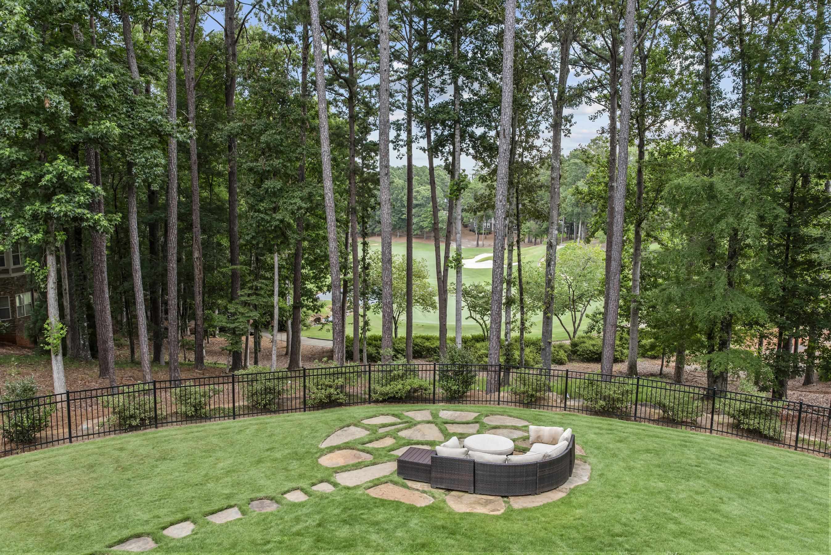 1021 REYNOLDS PARKWAY