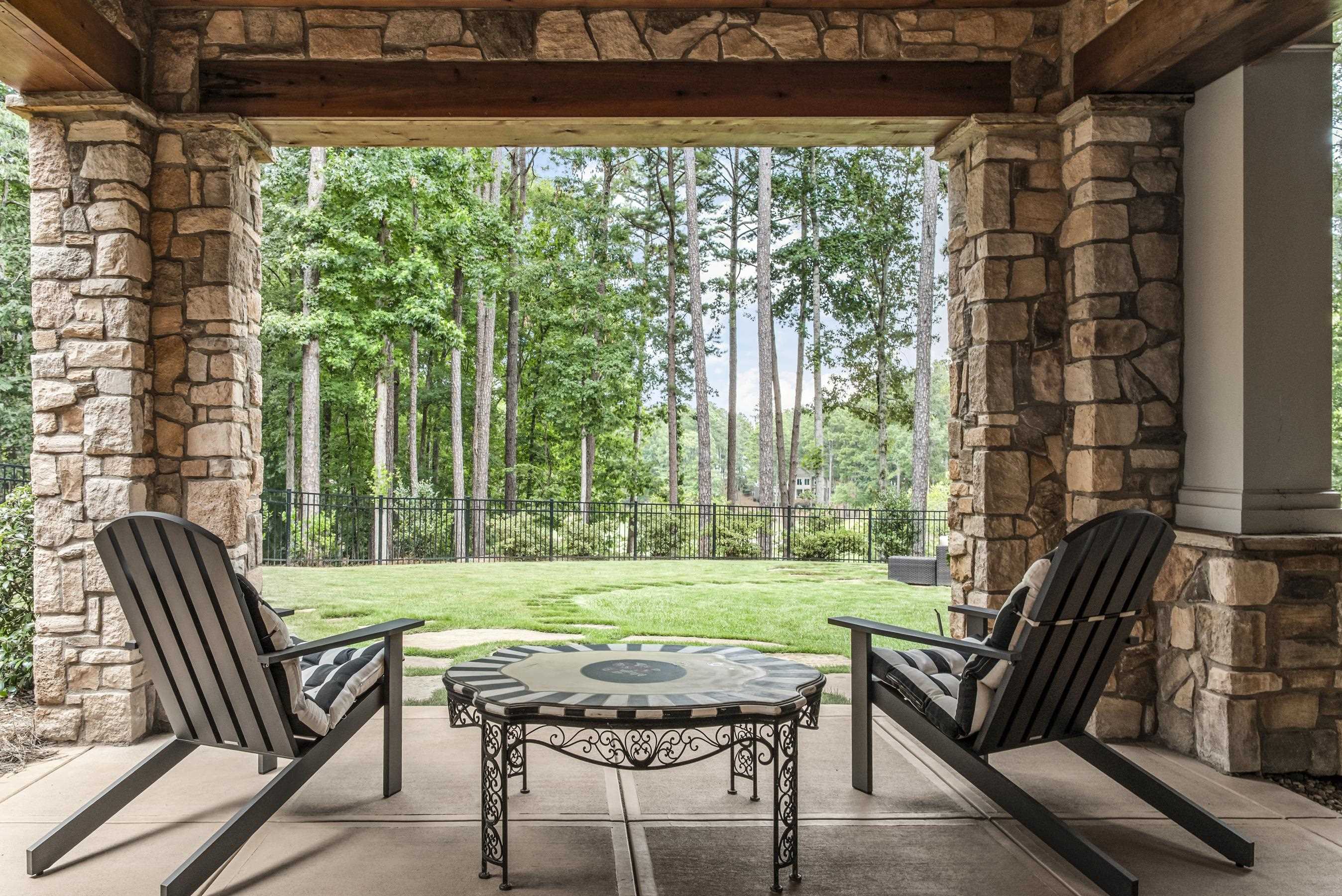 1021 REYNOLDS PARKWAY