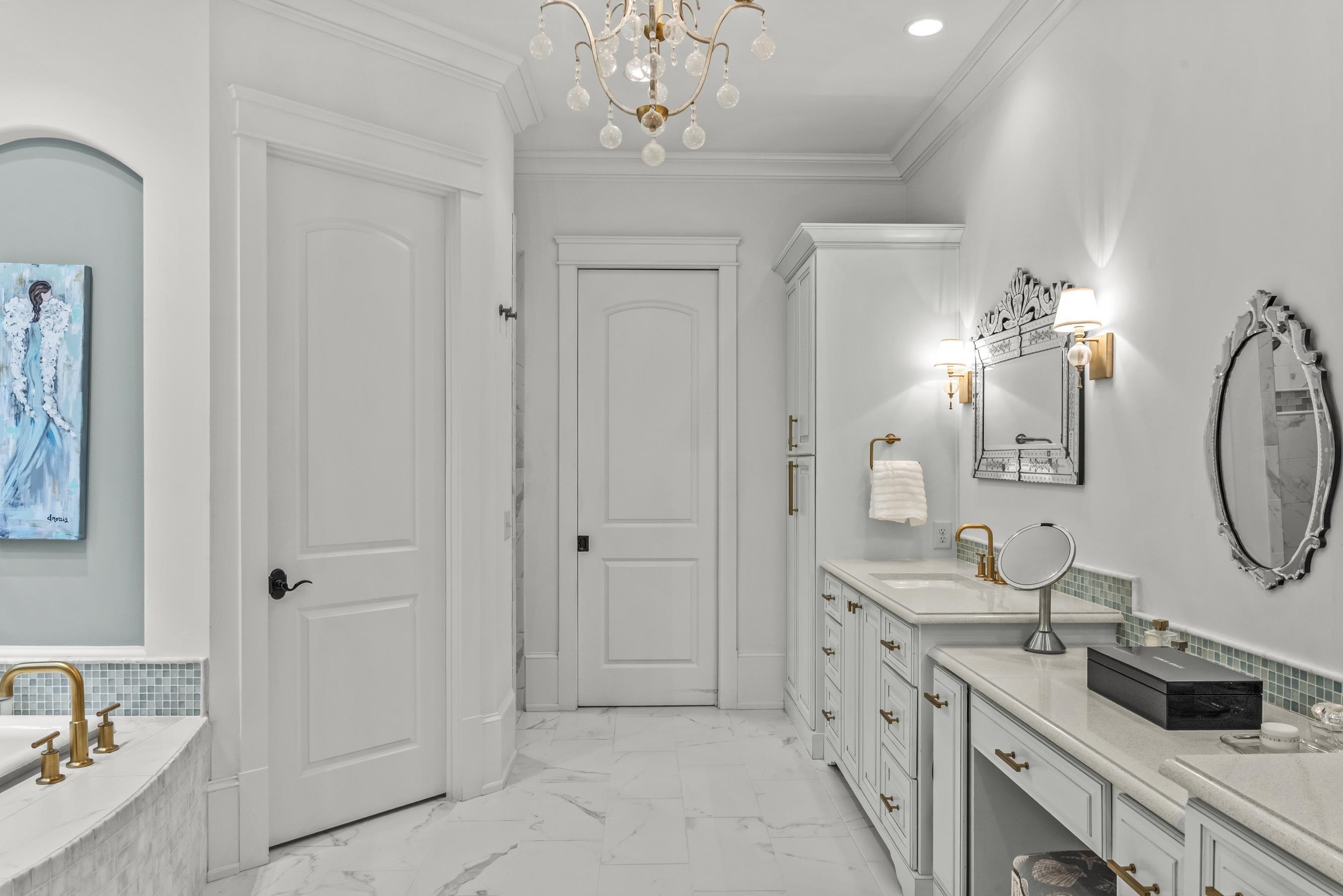 1021 REYNOLDS PARKWAY