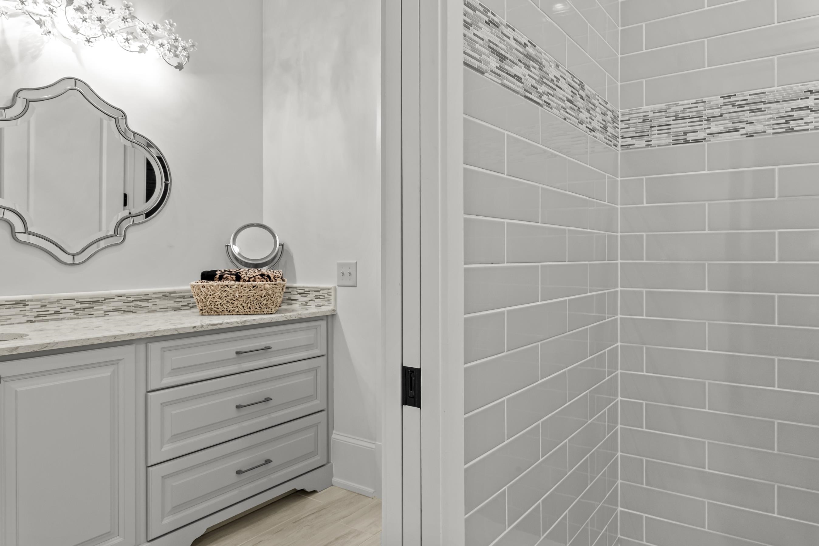 1021 REYNOLDS PARKWAY