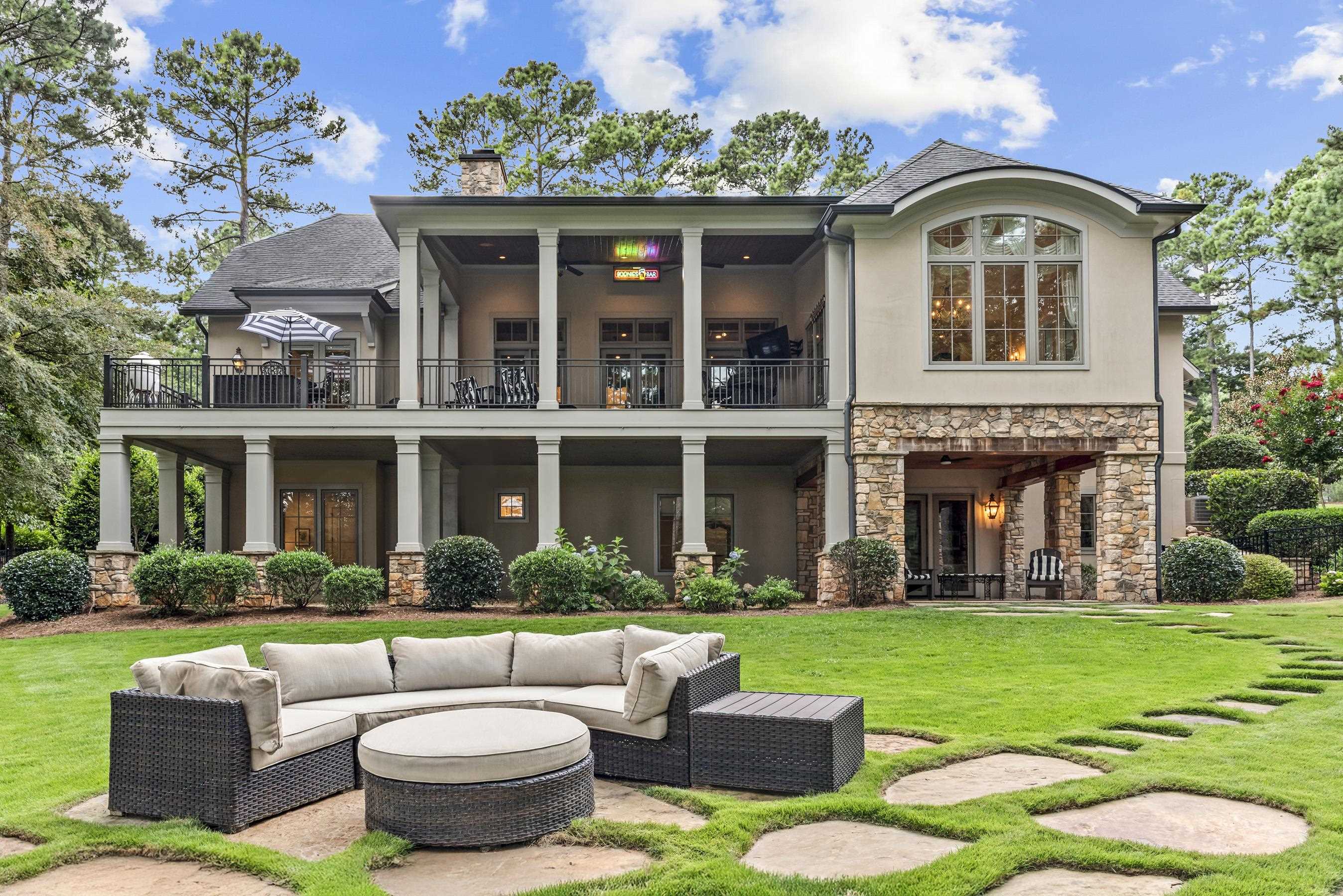 1021 REYNOLDS PARKWAY