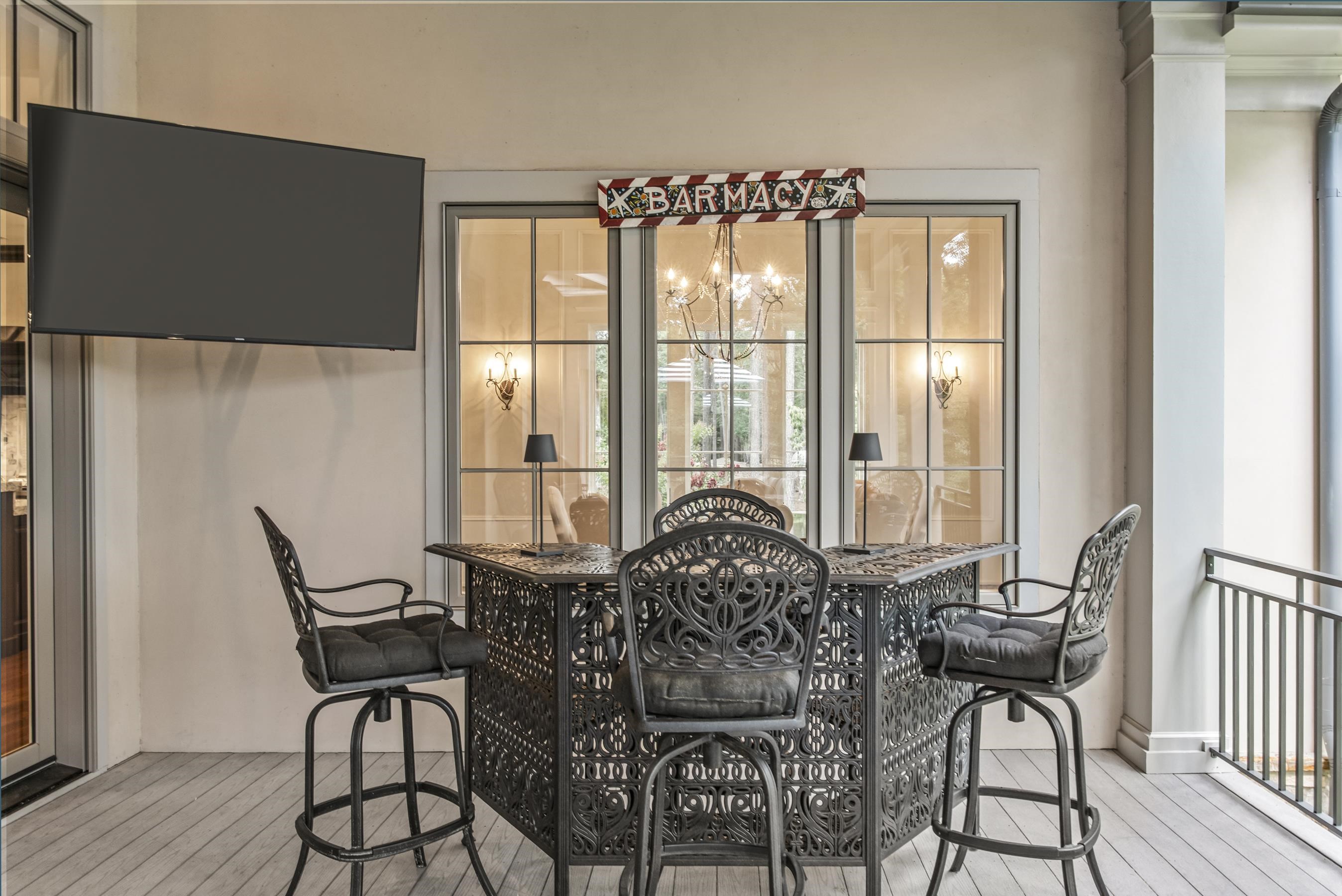 1021 REYNOLDS PARKWAY