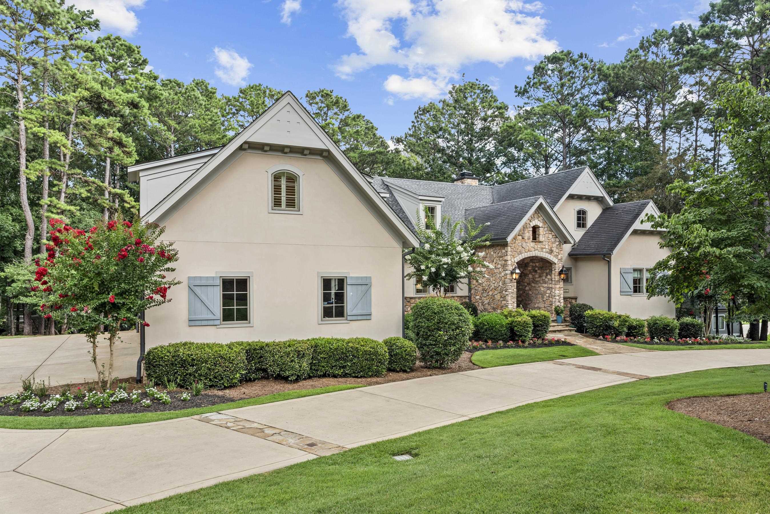 1021 REYNOLDS PARKWAY