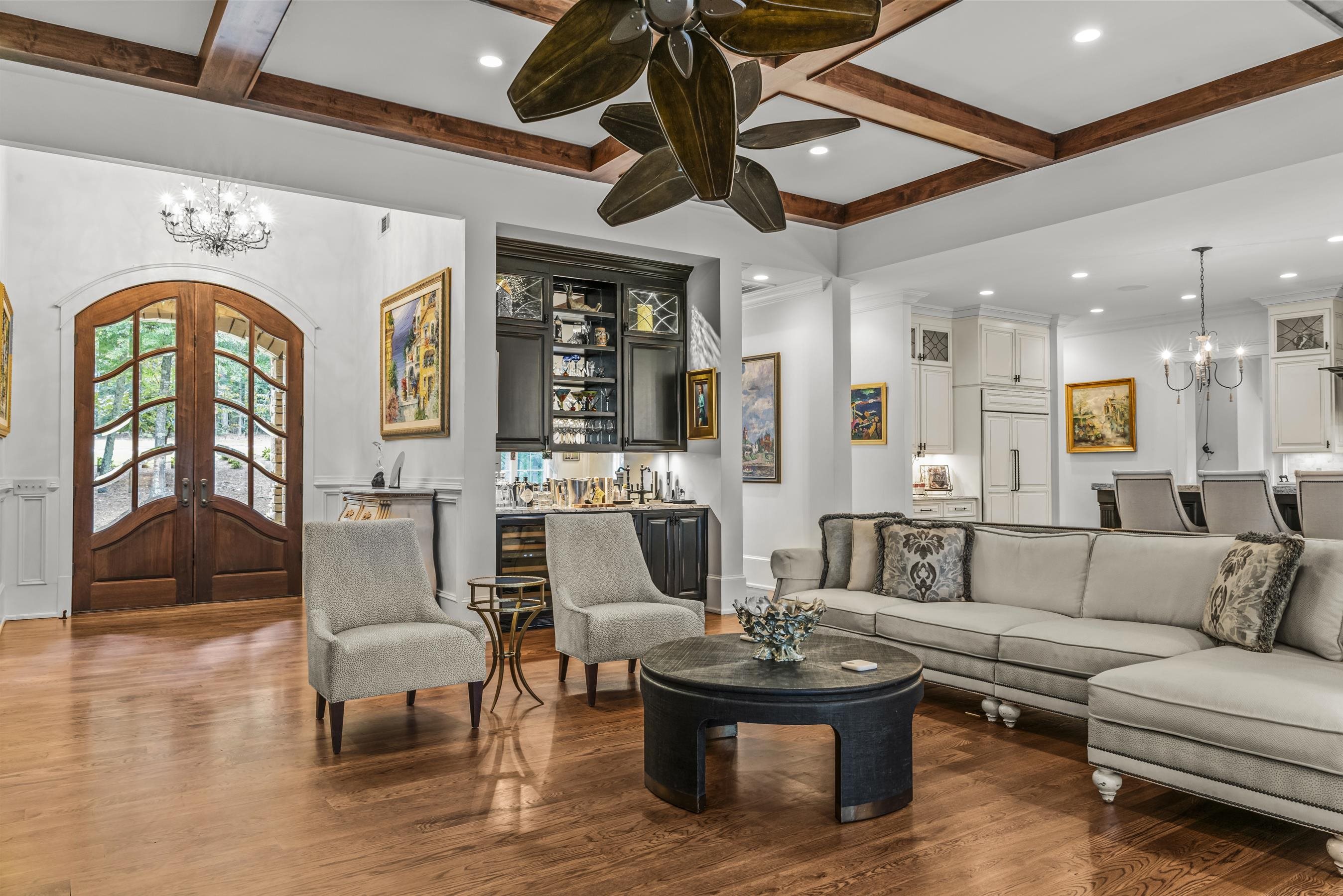 1021 REYNOLDS PARKWAY