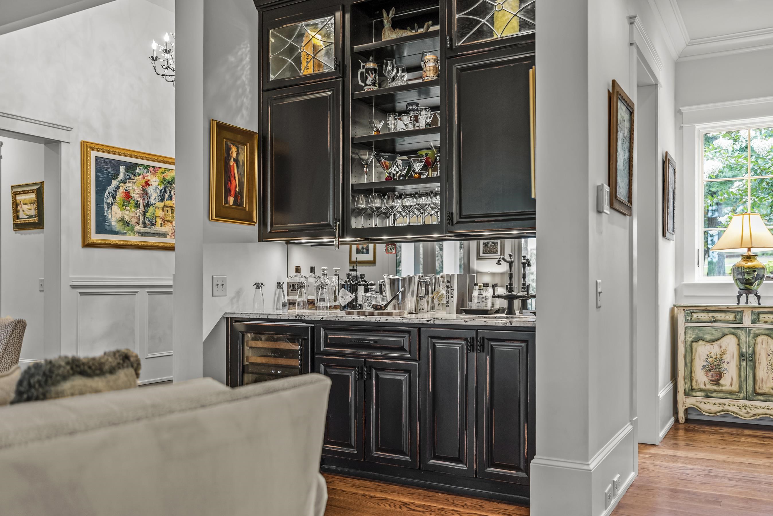 1021 REYNOLDS PARKWAY