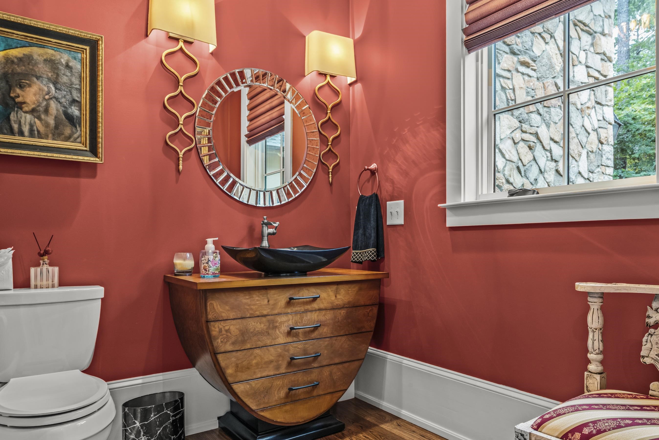 1021 REYNOLDS PARKWAY